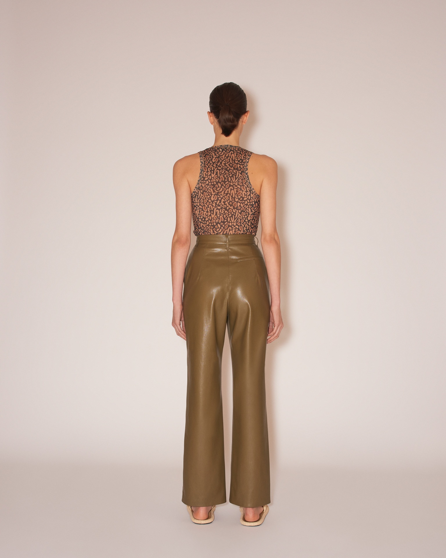 LUCEE - Vegan leather straight-leg trousers - Olive - 4