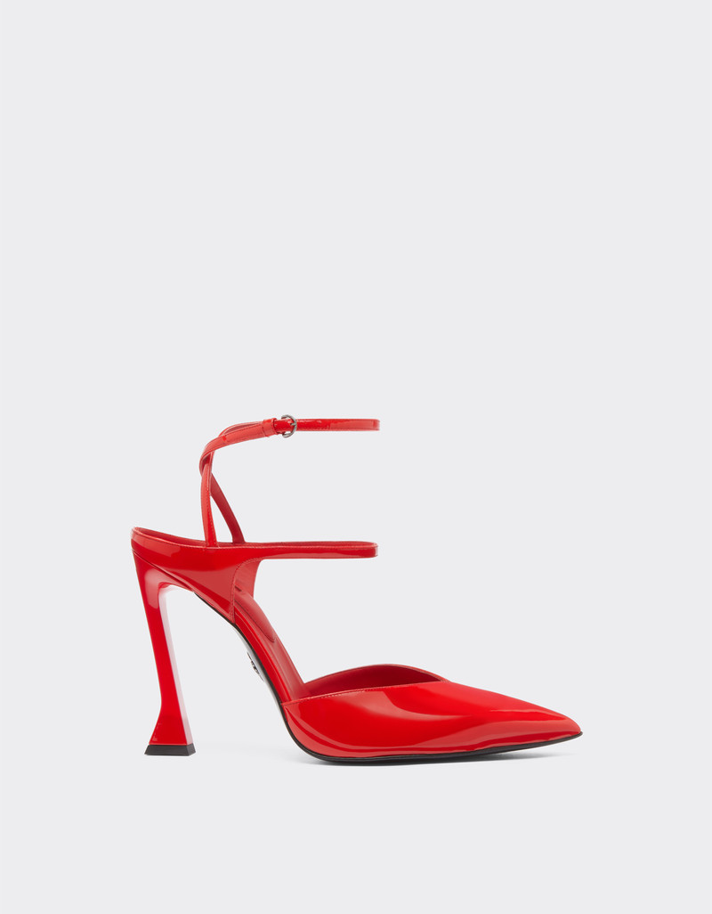 Pump shoe in coated leather 1