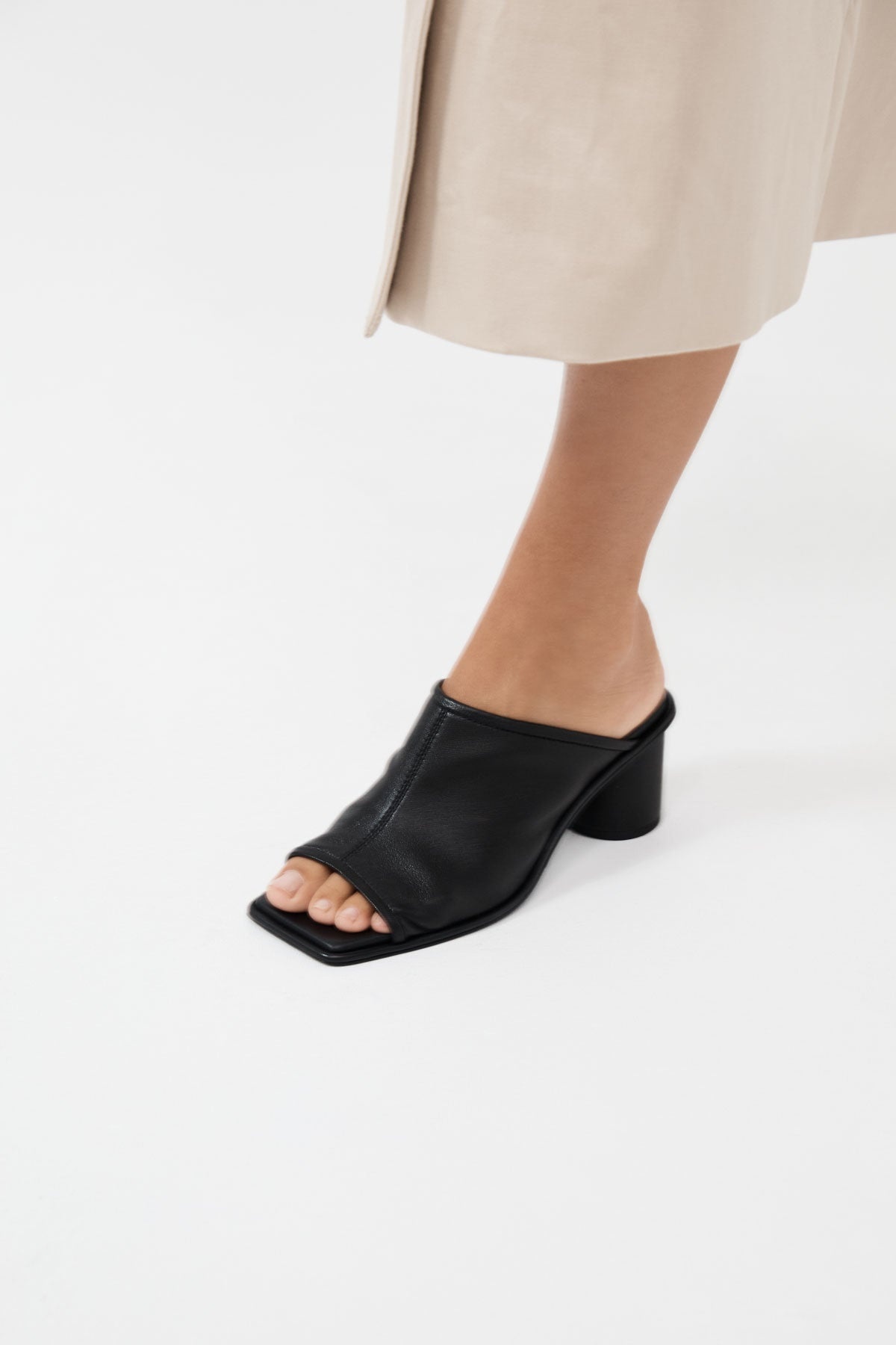 Cylinder Heel - Black - 5