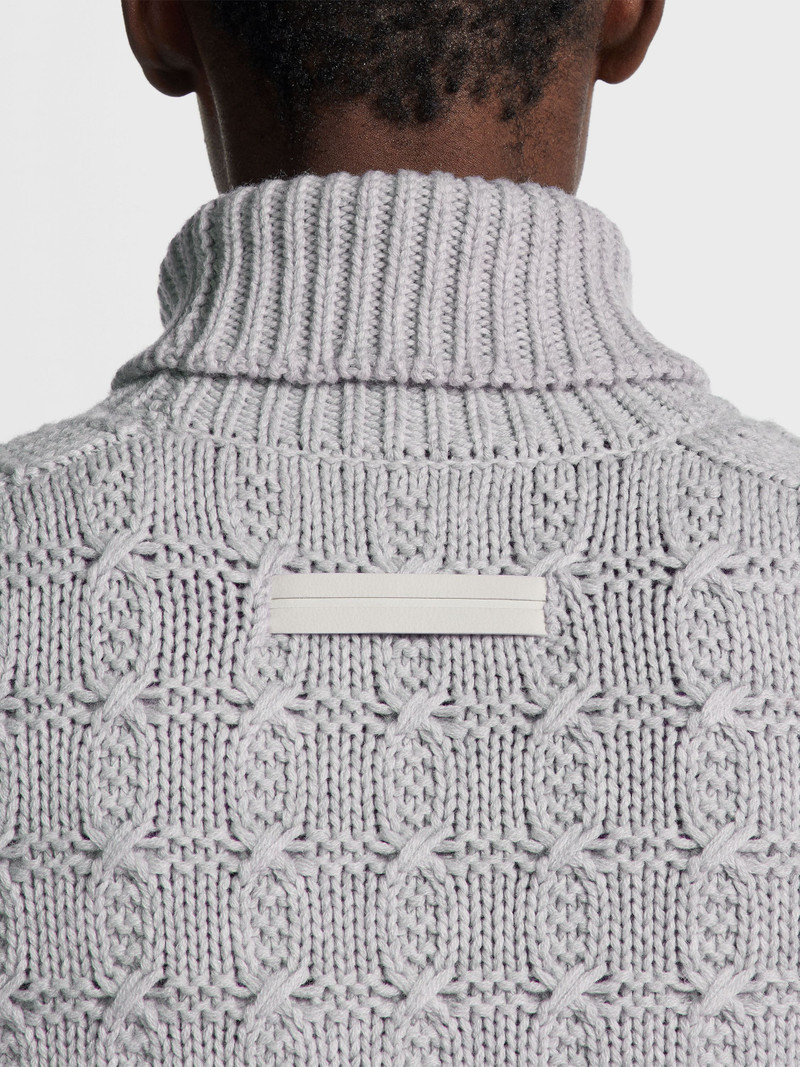 LIGHT GREY MÉLANGE OASI CASHMERE TURTLENECK 4