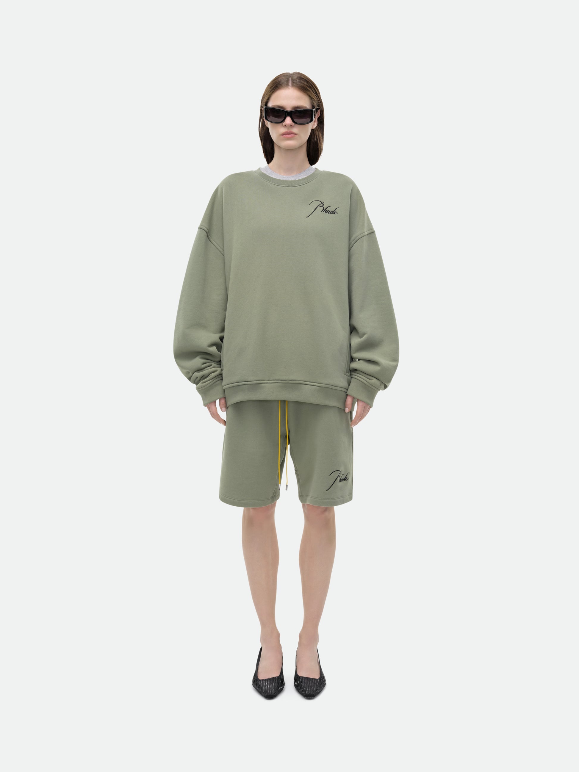 CLASSIC CREWNECK - 11