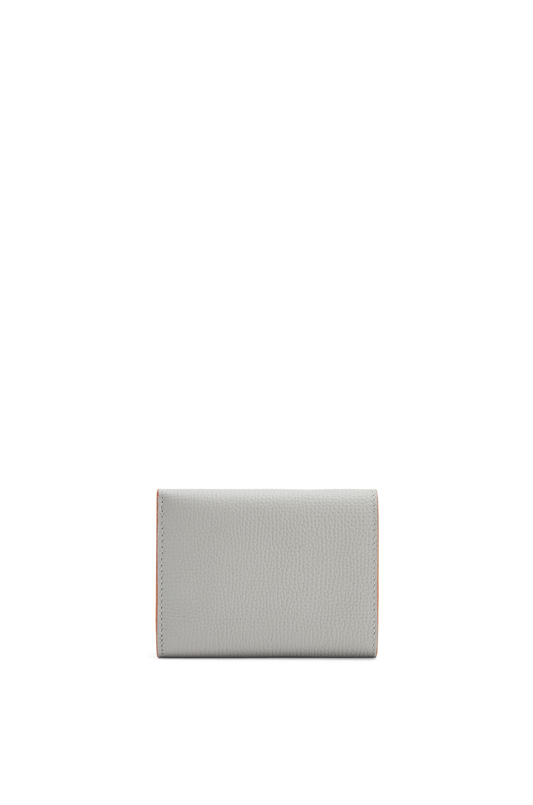 Anagram trifold 6 cc wallet in pebble grain calfskin - 5