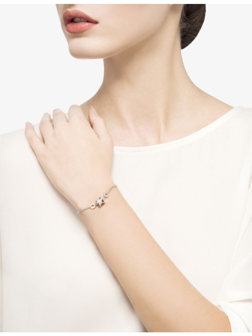 B.zero1 18ct white-gold and 0.31ct brilliant-cut diamond bracelet - 3