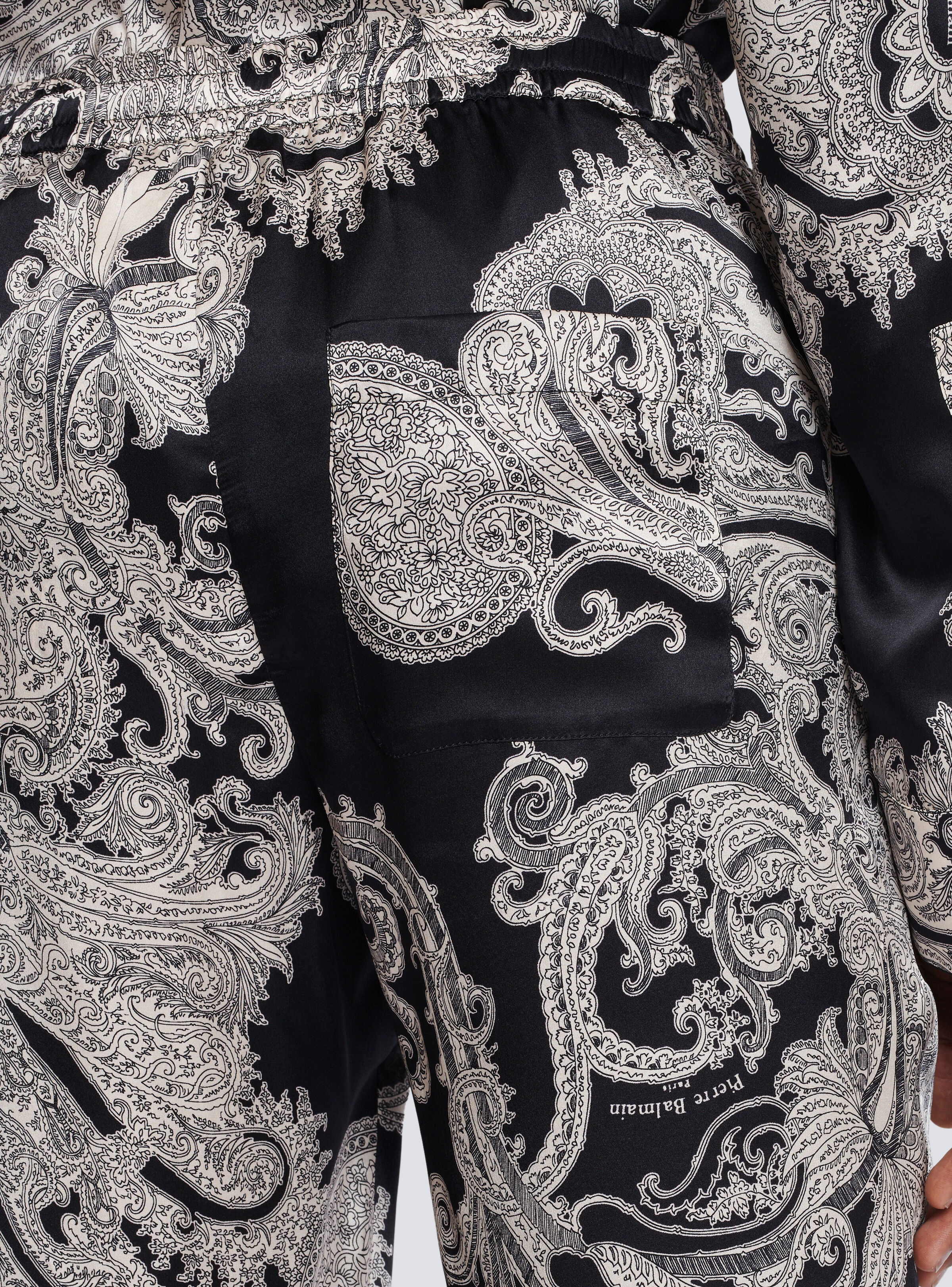 Paisley print silk trousers - 8