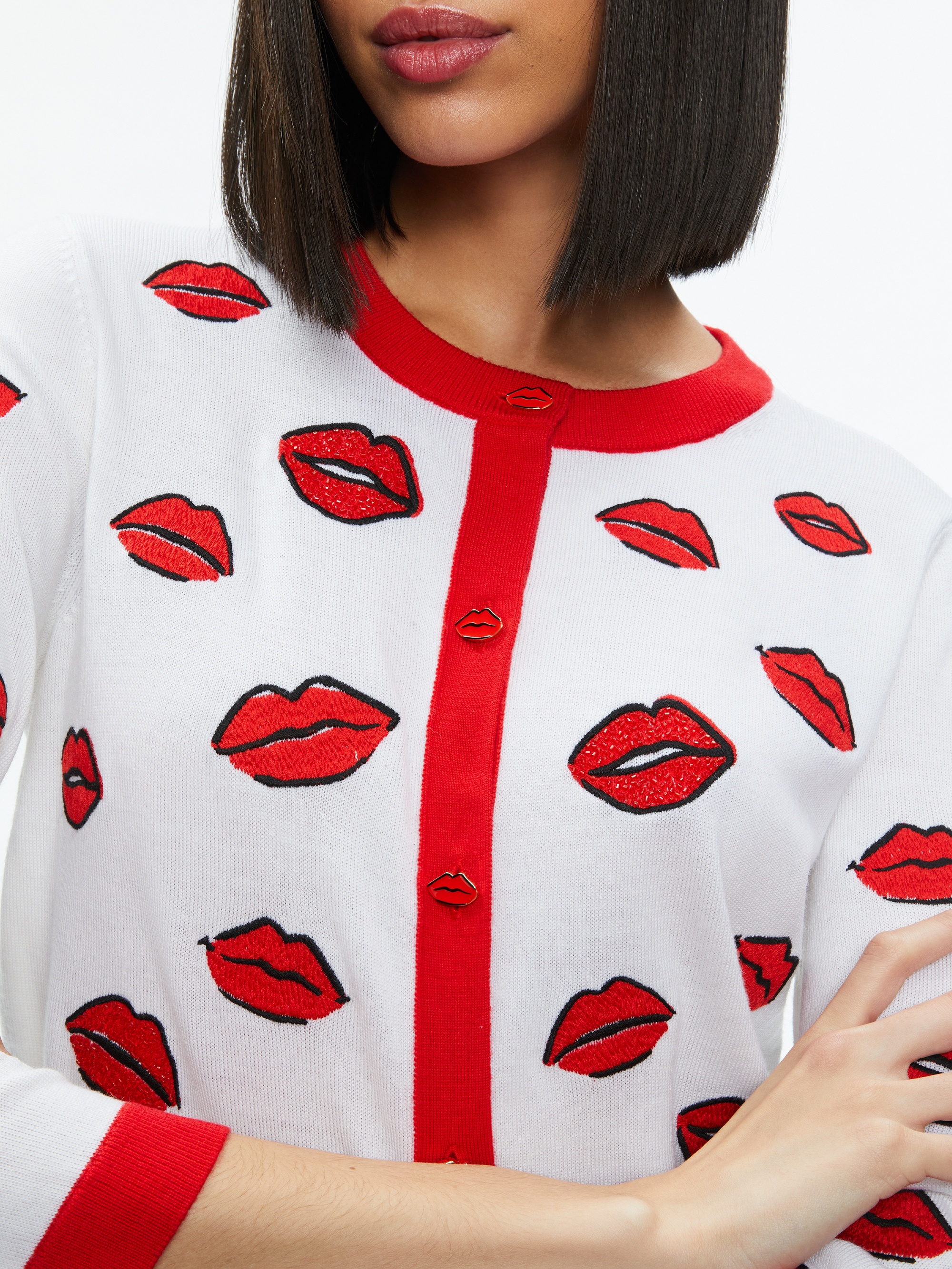 DARODA KISS CREWNECK CROPPED CARDIGAN - 5