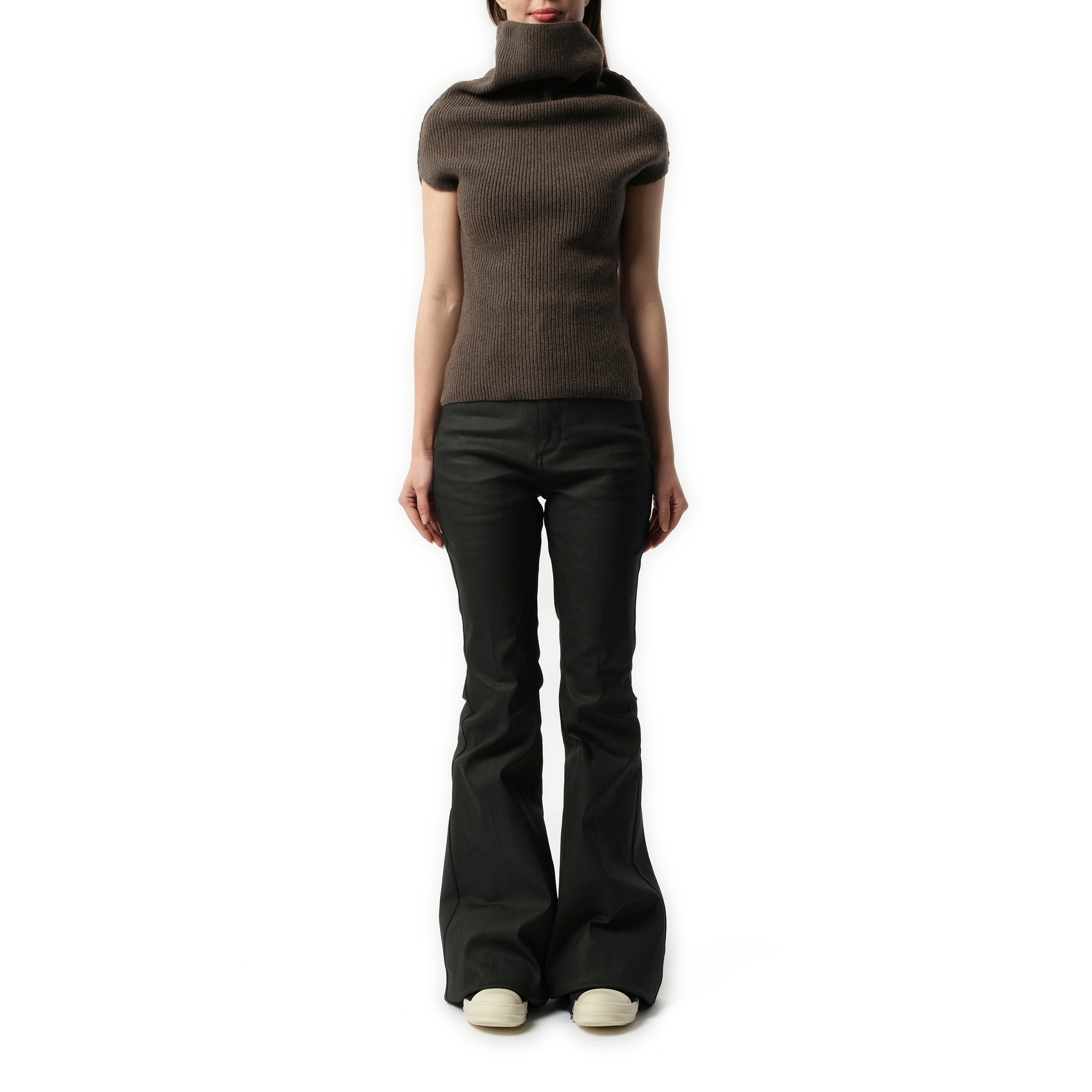 Sleeveless Crater Knit Sweater in Dust - 4