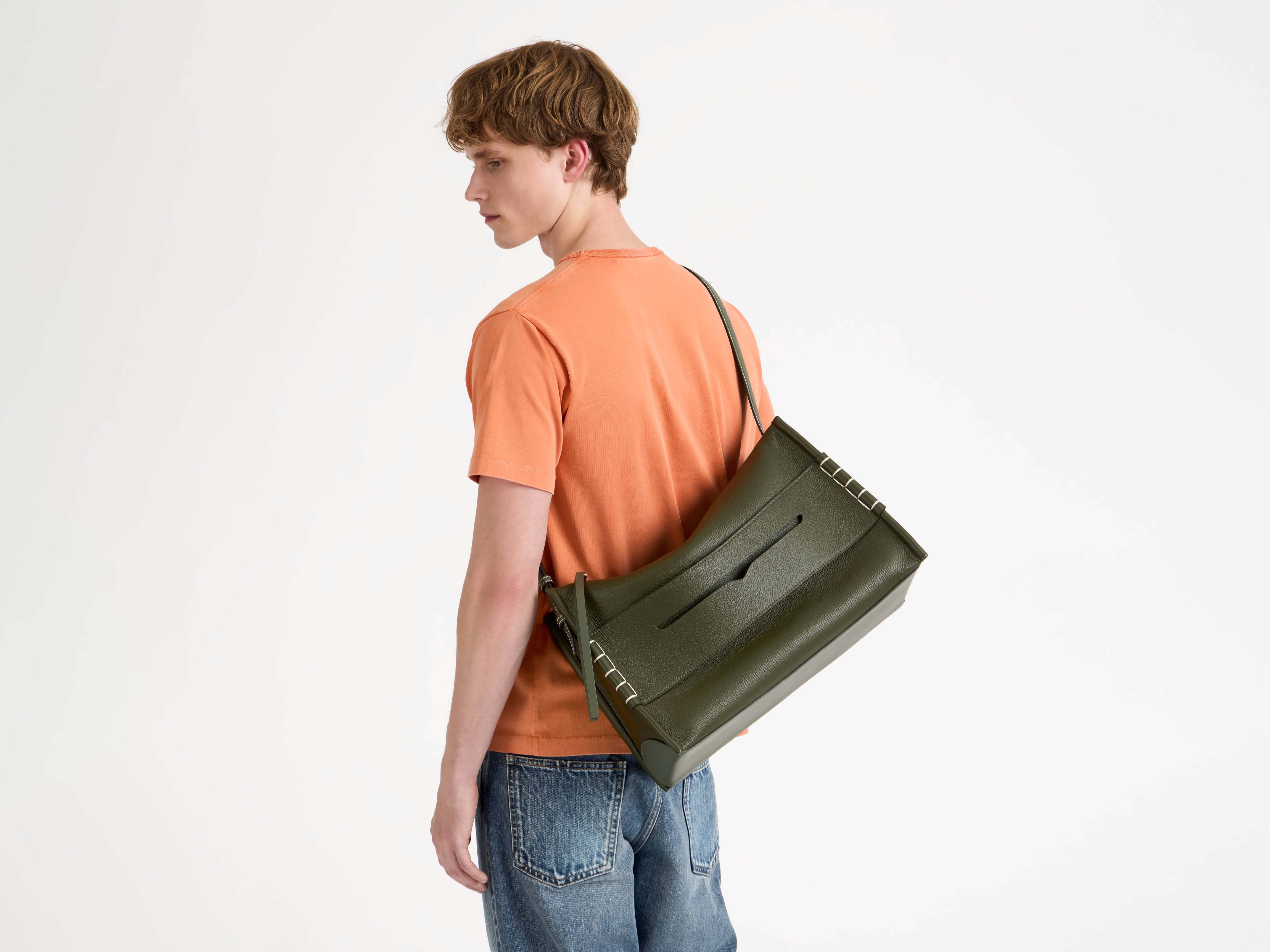 MESSENGER LOAFER BAG IN KHAKI LEATHER - 5