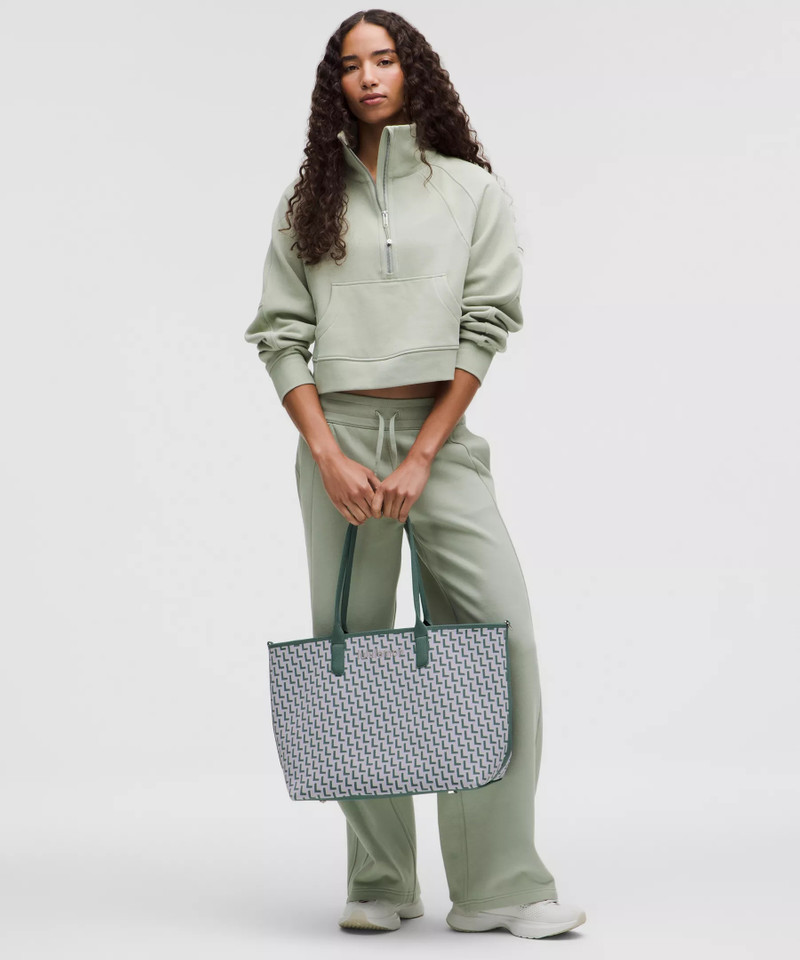 lululemon Classic Knit Tote Bag 18L outlook