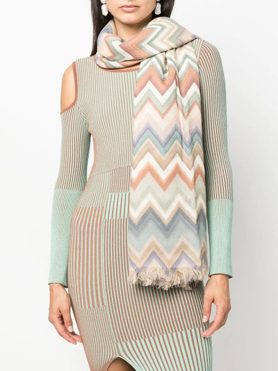 Missoni frayed zigzag-woven scarf outlook