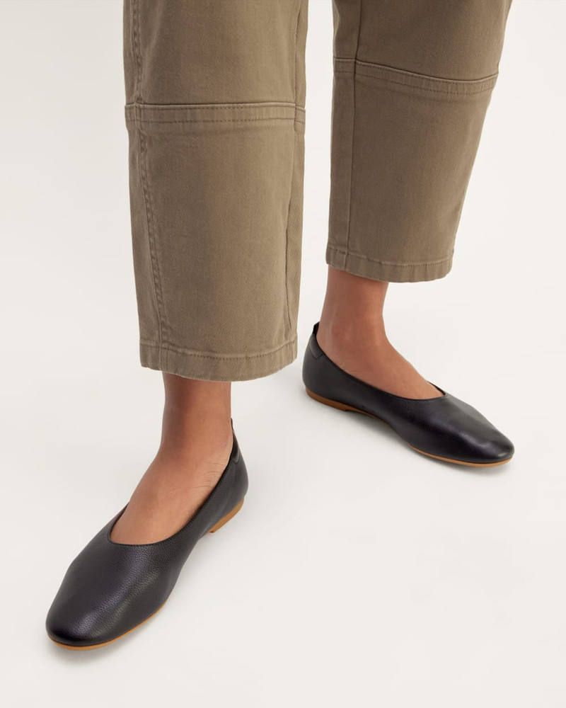 EVERLANE THE DAY GLOVE outlook