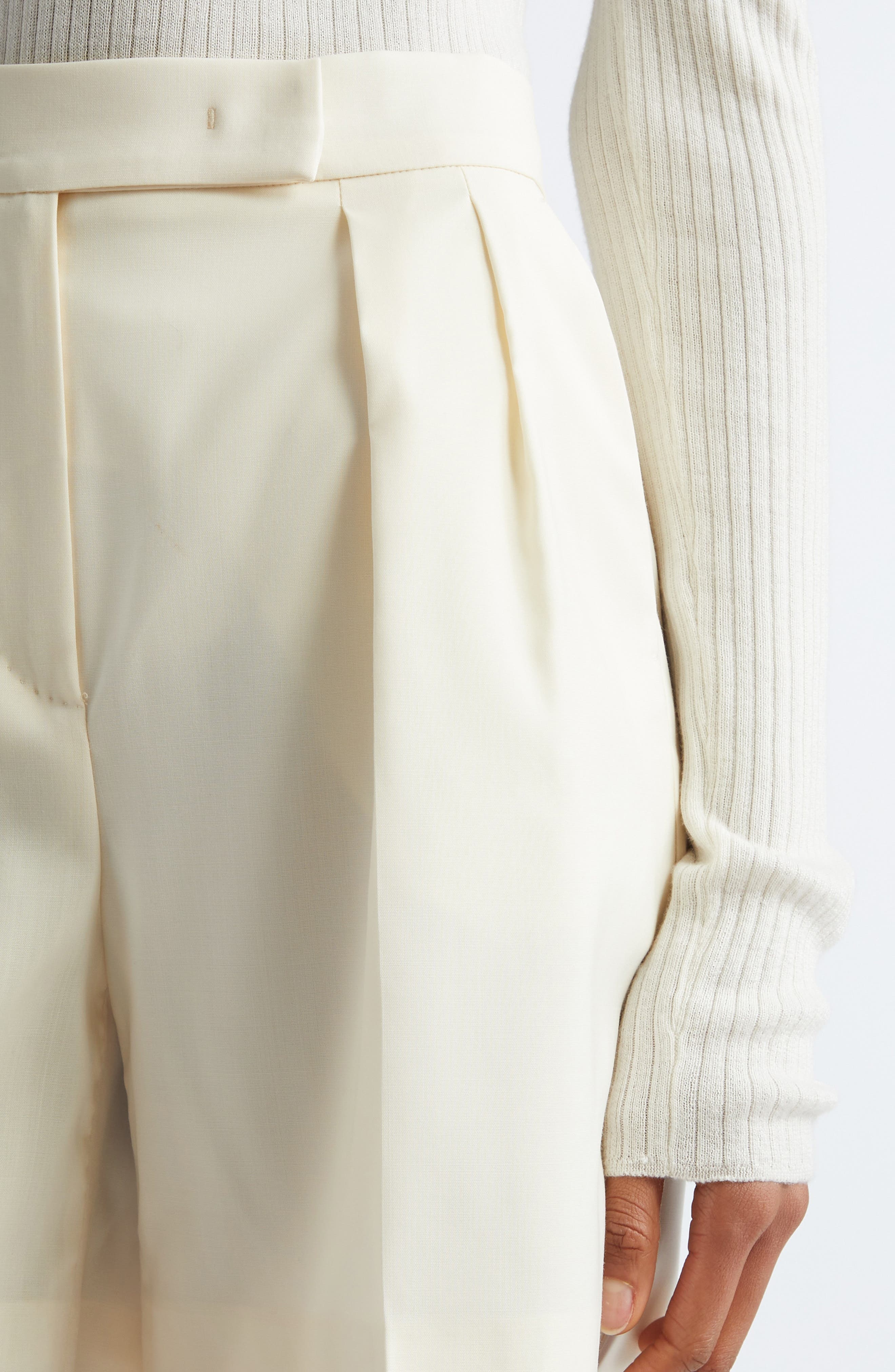 Priamo High Waist Pleated Wool Shorts - 5
