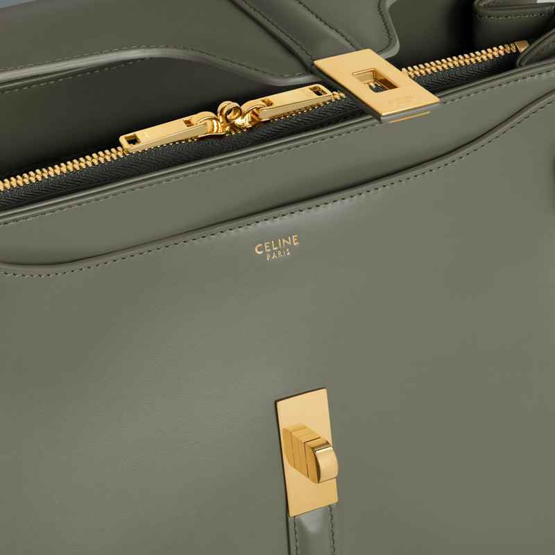 Classique 16 Bag in satinated calfskin 4