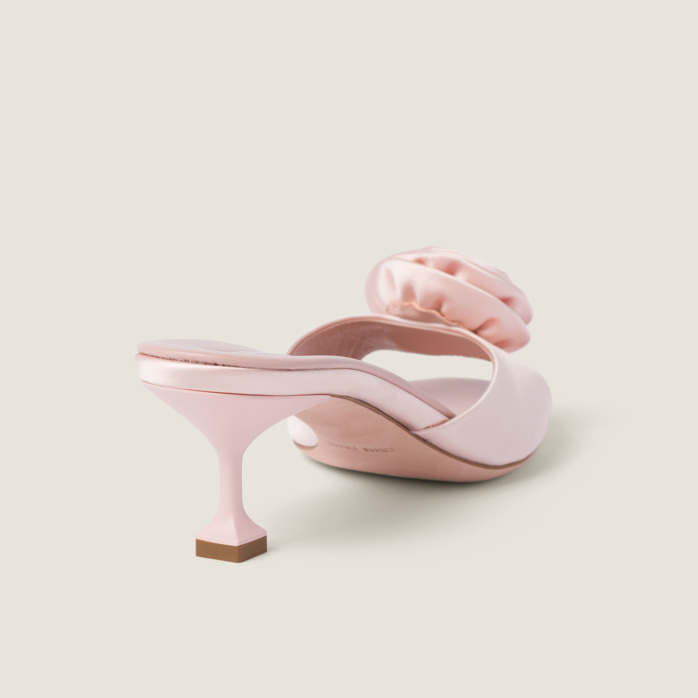 サンダル・ミュール MiuMiu | Satin sandals 5X002E_049_F0002_F_085 Miu Miu Satin slides | miumiu | REVERSIBLE