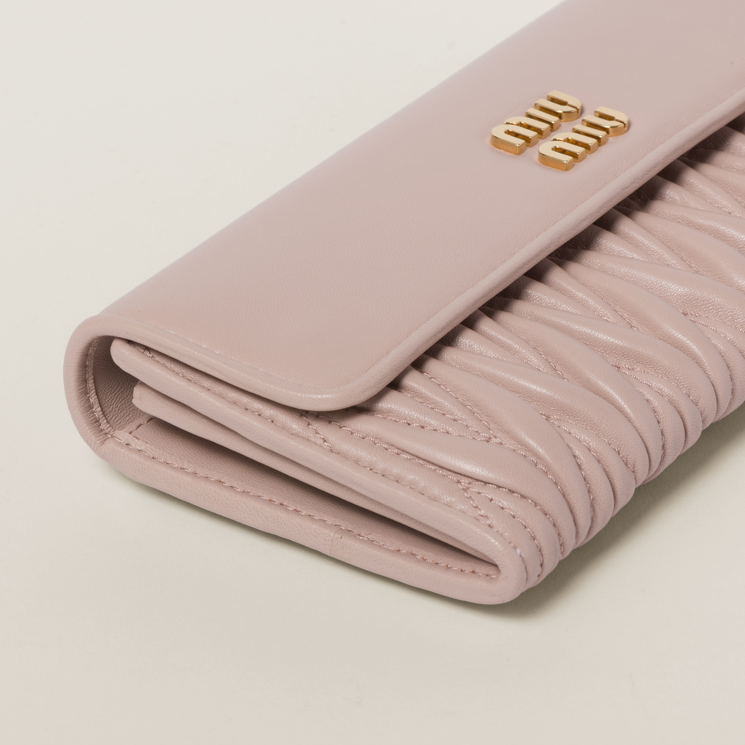 Large matelassé nappa leather wallet - 4