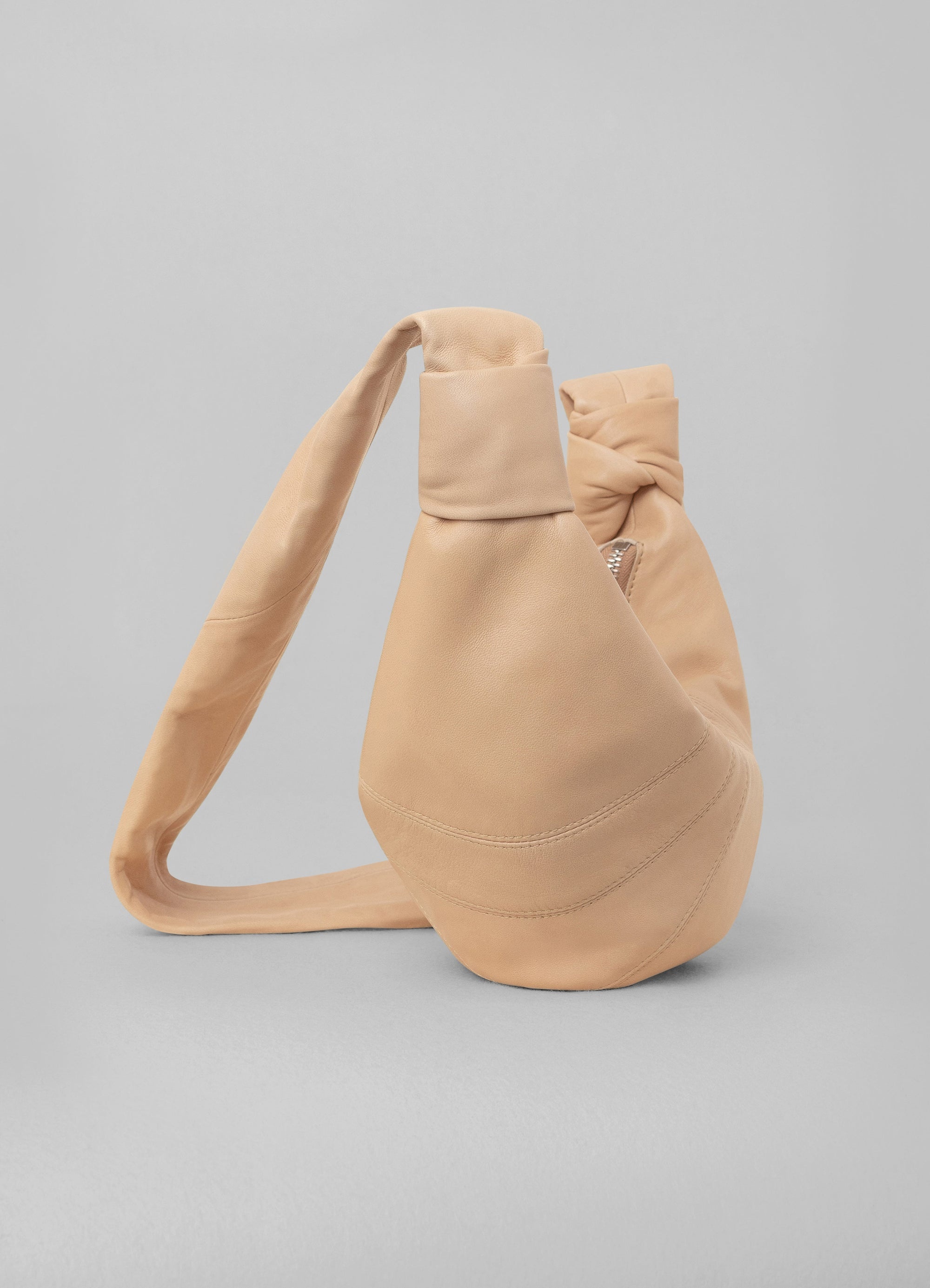 SMALL CROISSANT BAG
SOFT NAPPA LEATHER - 4