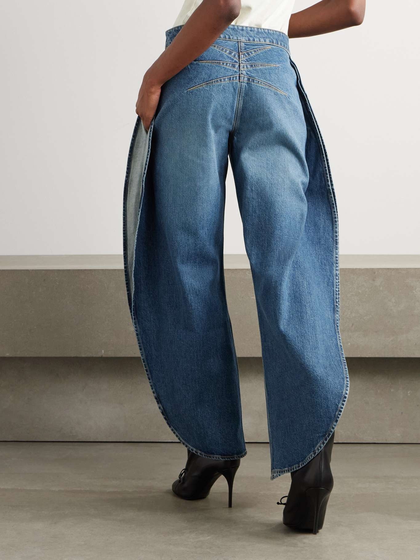 High-rise barrel-leg jeans - 4