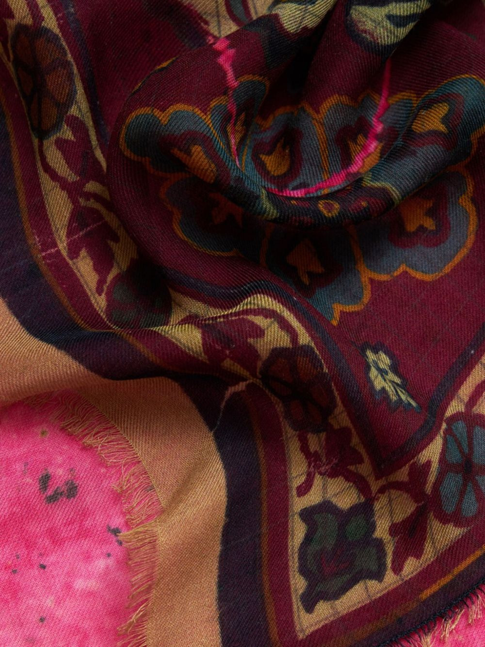 carpet-patterned fringed scarf - 2
