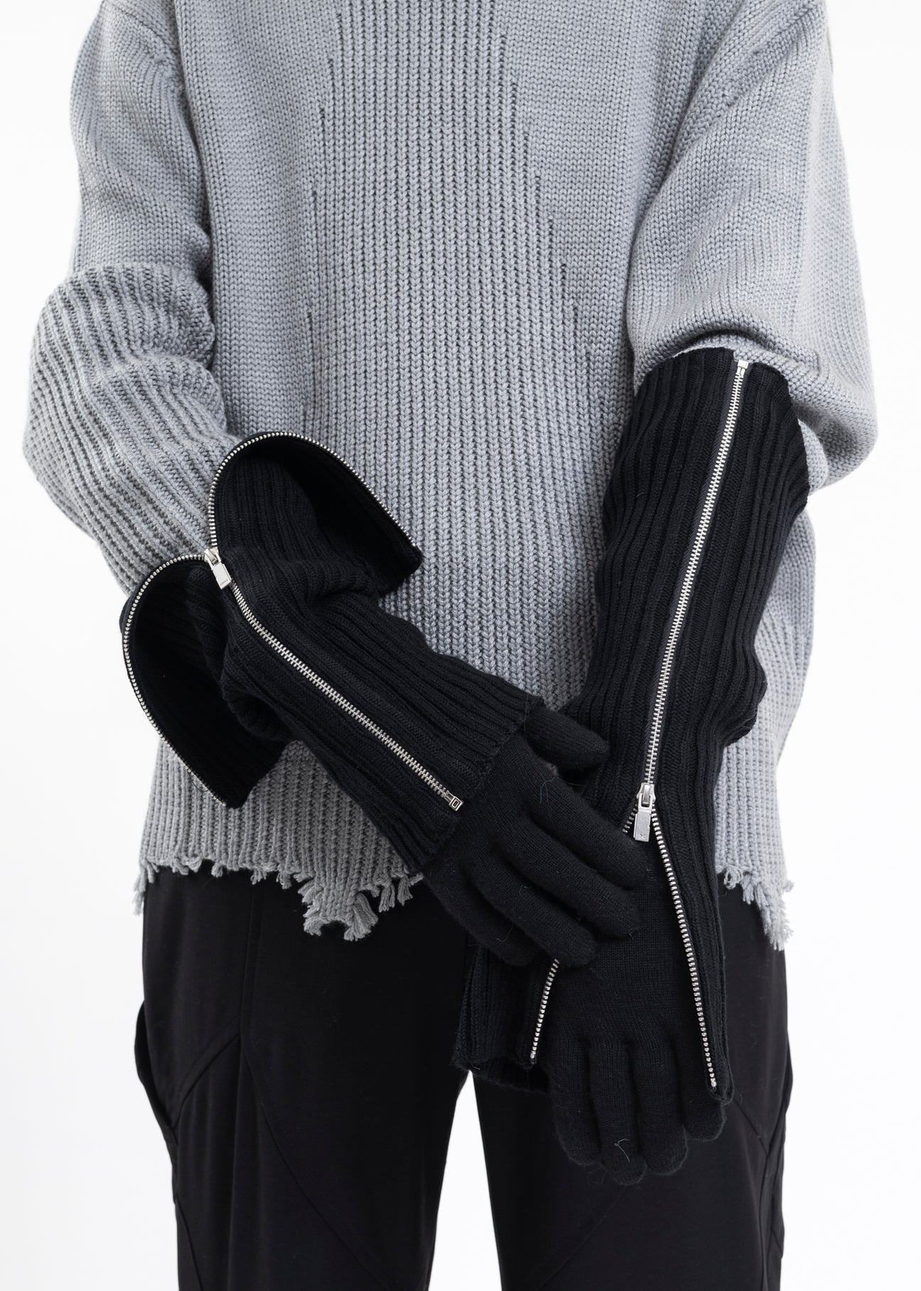 BLACK ZIPPERED LEG SLEEVES - 6