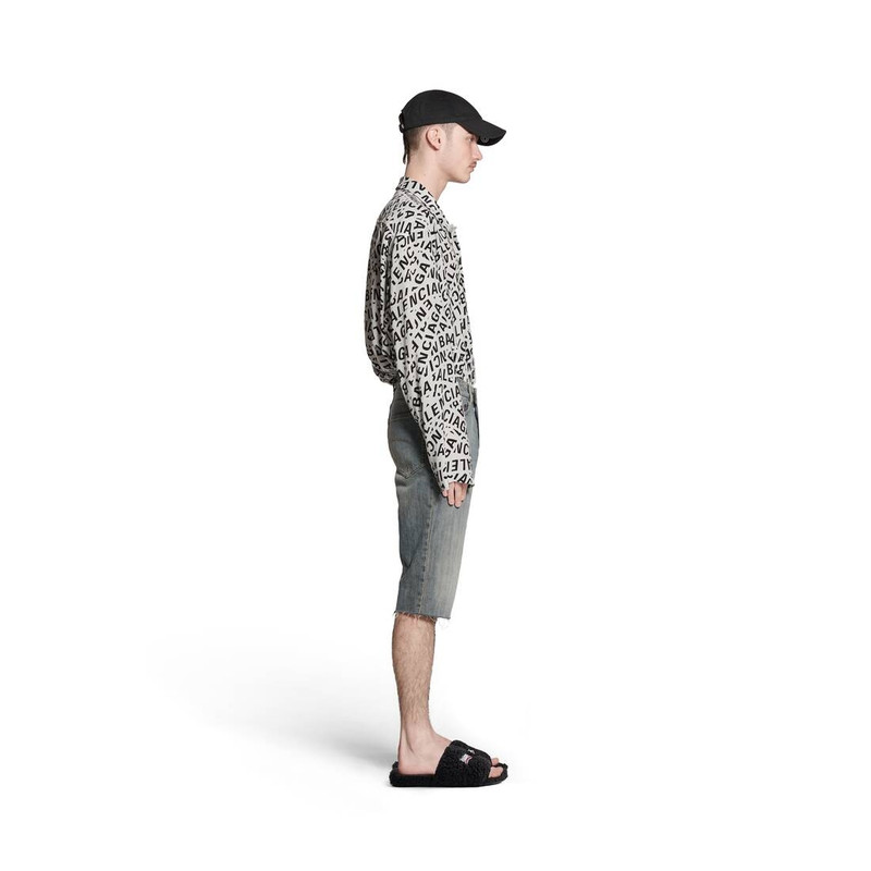 Slim Shorts in Light Blue 3