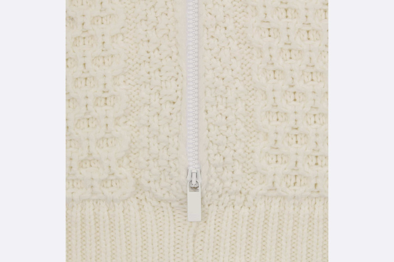 Round-Neck Sweater 4