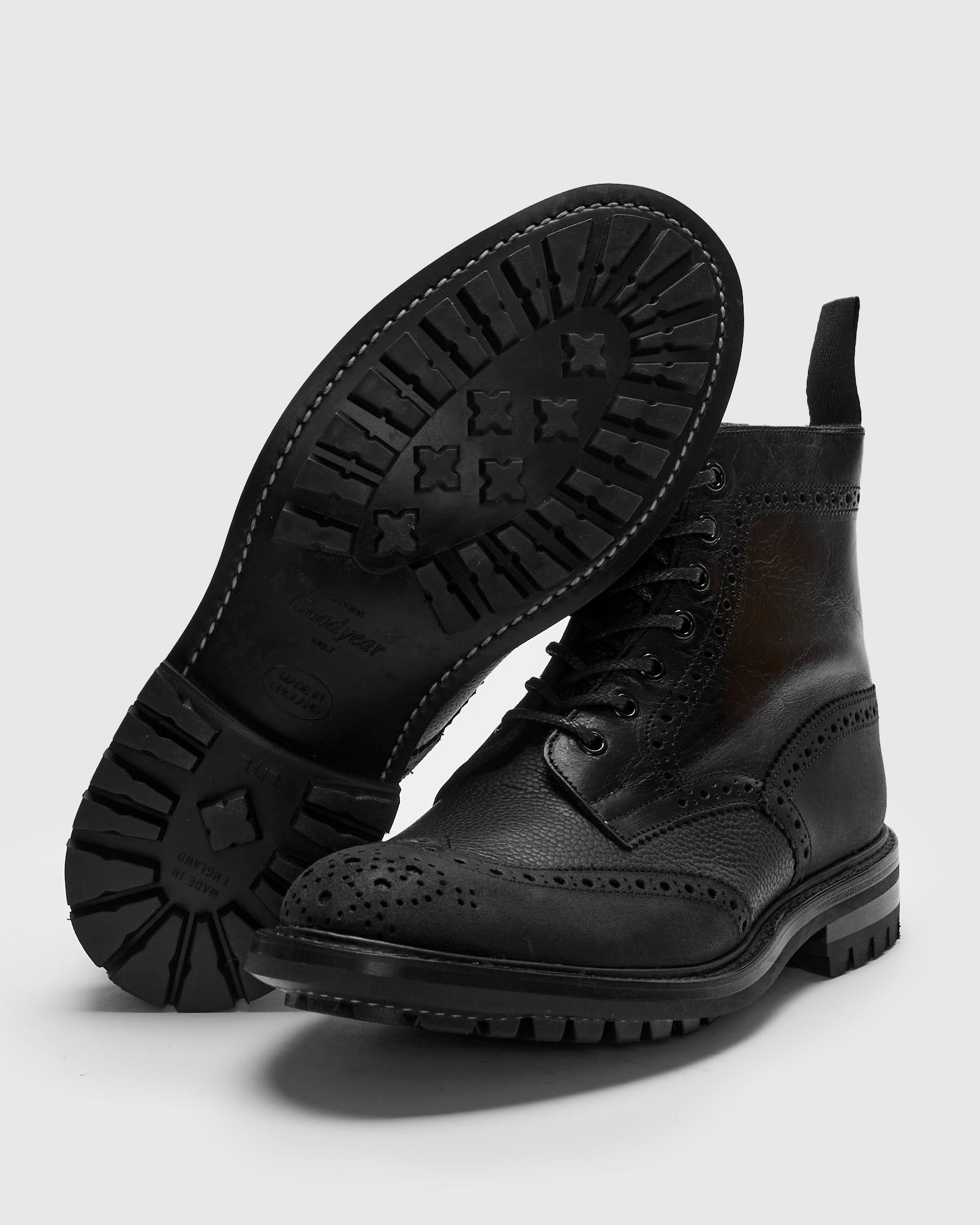 "Overdrive" Stow Boot in Quad Black - 2