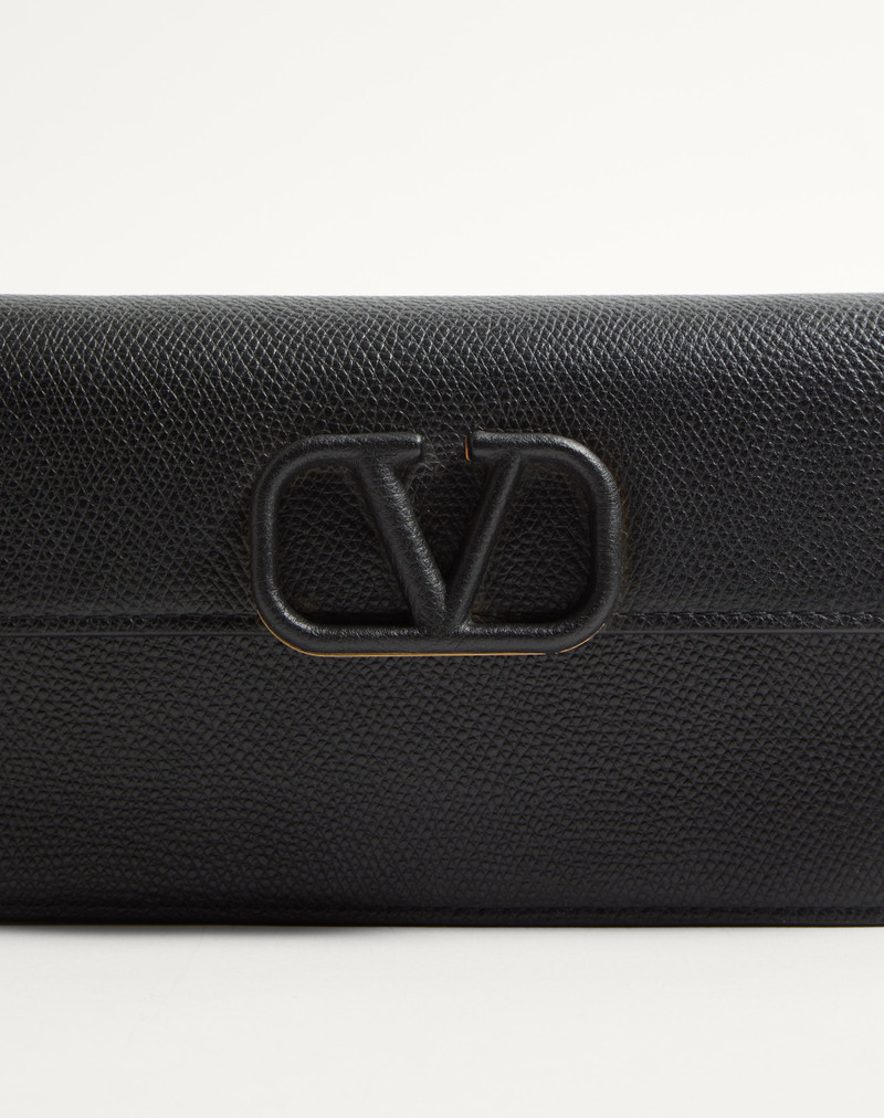 VLOGO SIGNATURE GRAINY CALFSKIN WALLET WITH CHAIN 7