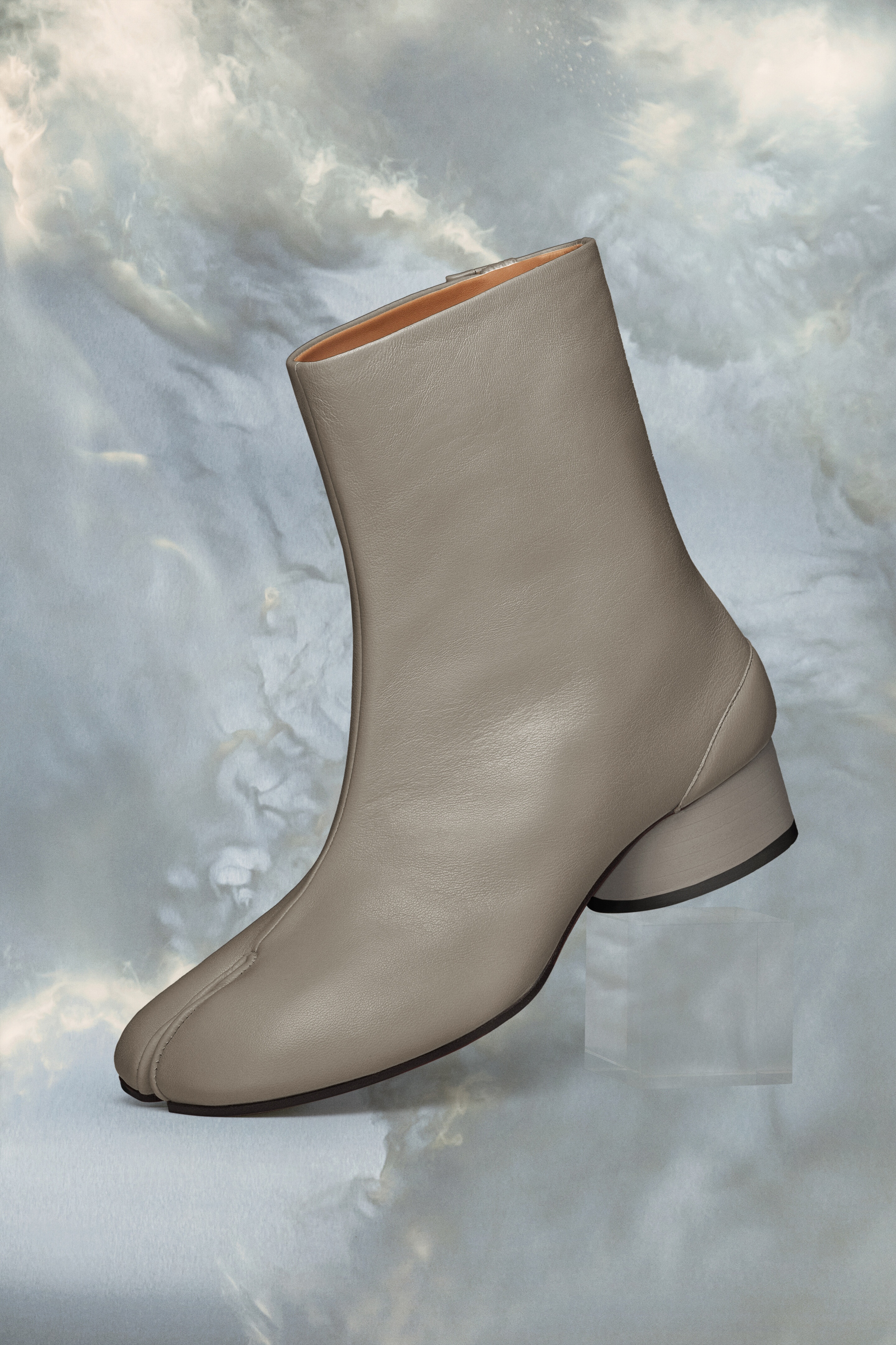 Tabi ankle boots