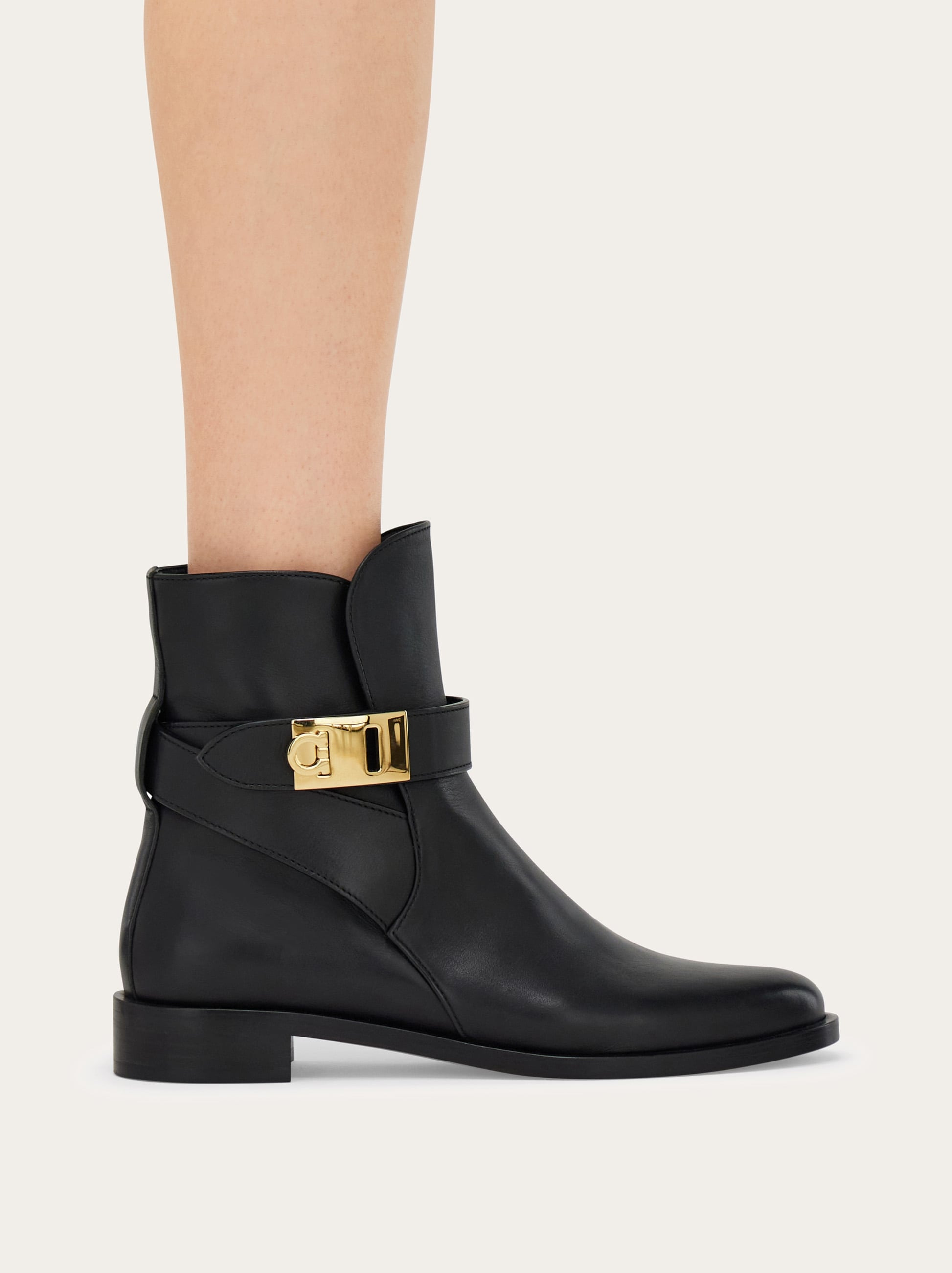 Hug buckle ankle boot - 4