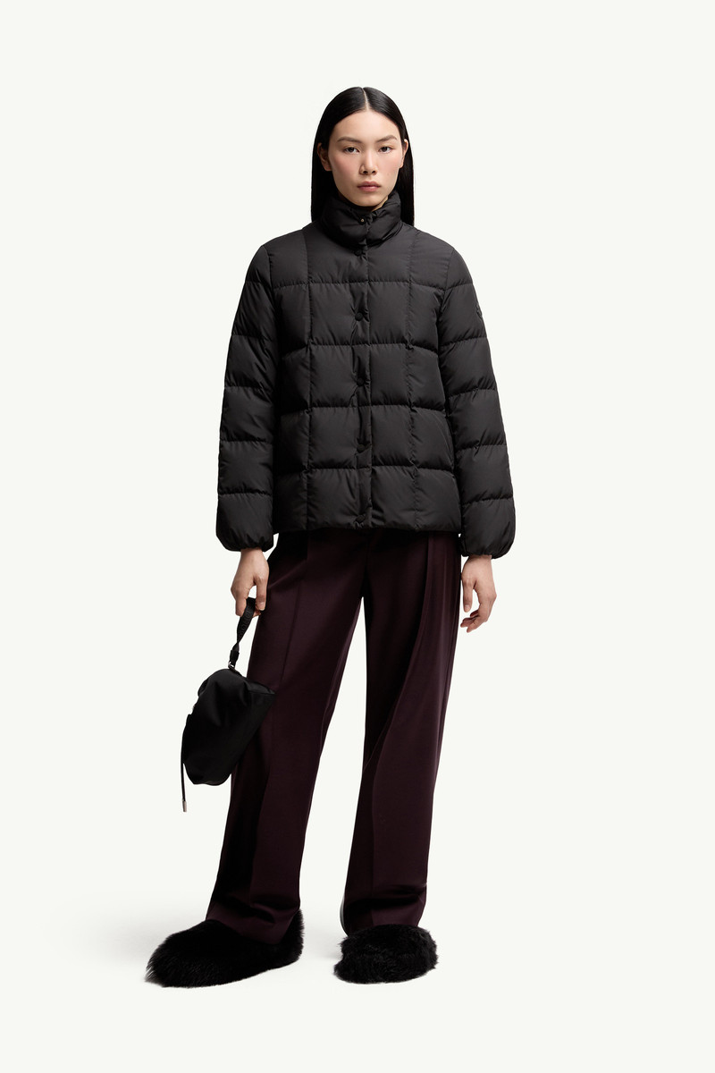 Moncler Cochevinne Square-Quilted Short Down Jacket outlook