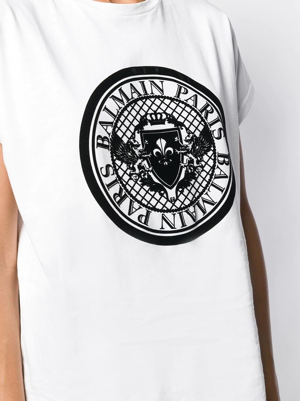 medallion print T-shirt - 5