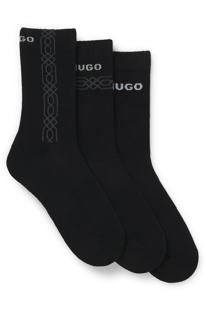 THREE-PACK OF LOGO-DETAIL SOCKS IN A SHORT LENGTH 1