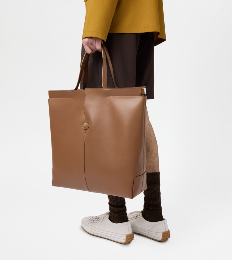 Tod's TOD'S DI BAG FOLIO IN LEATHER MEDIUM - BROWN outlook