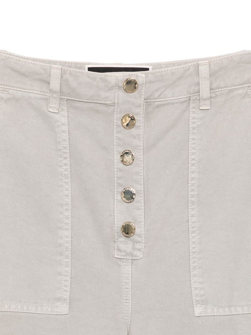 button-up jeans 3
