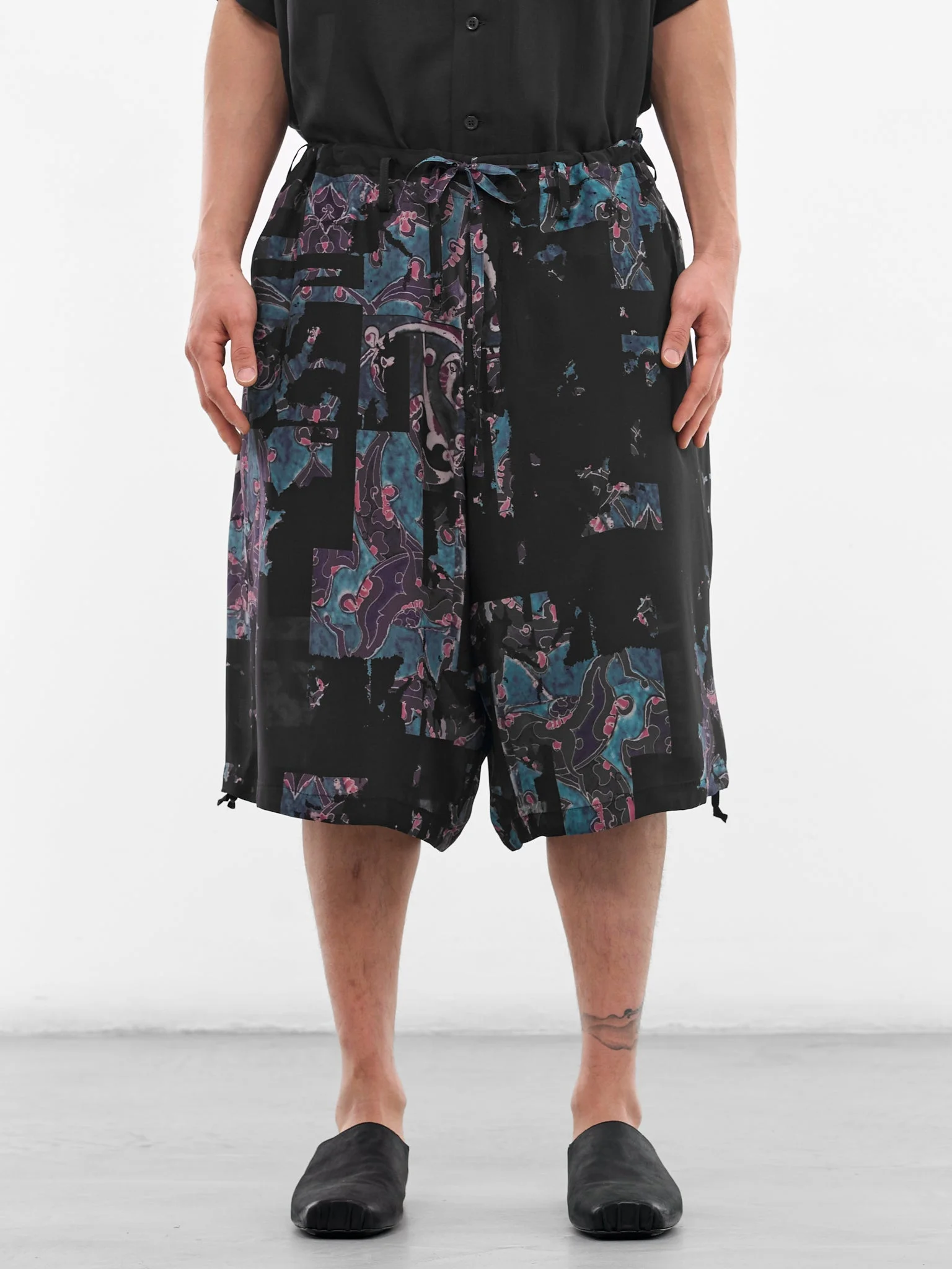 Black Silk Abstract Baggy Shorts - 1