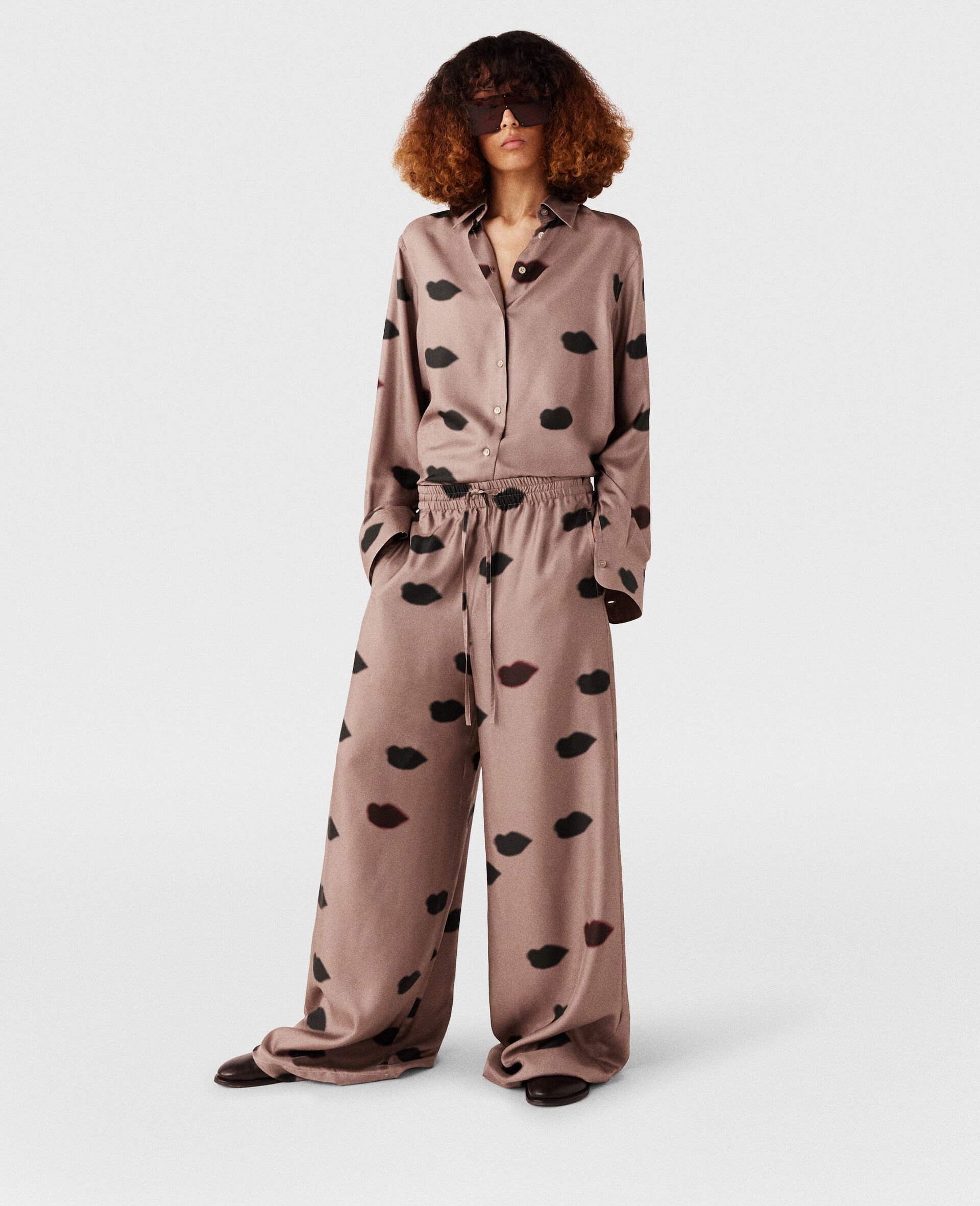 Oversized Lips Print Trousers - 6