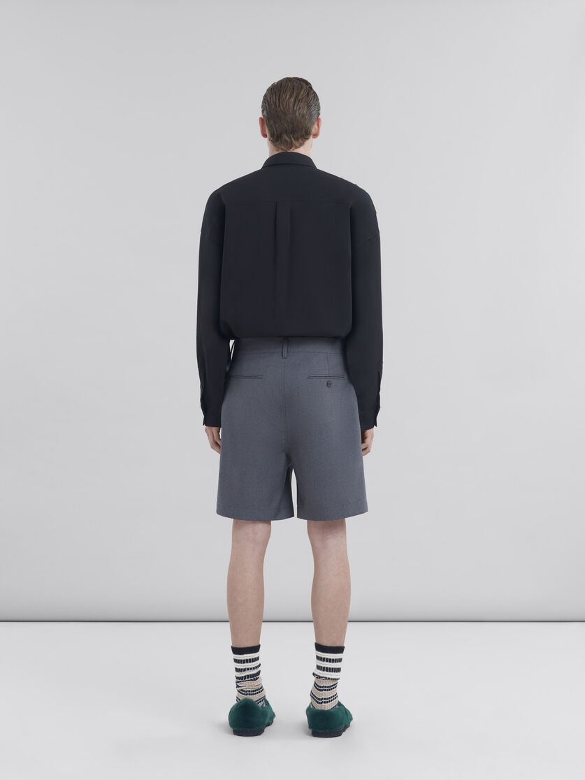 GREY WOOL TAILORED SHORTS WITH FRONT CREASE - 3