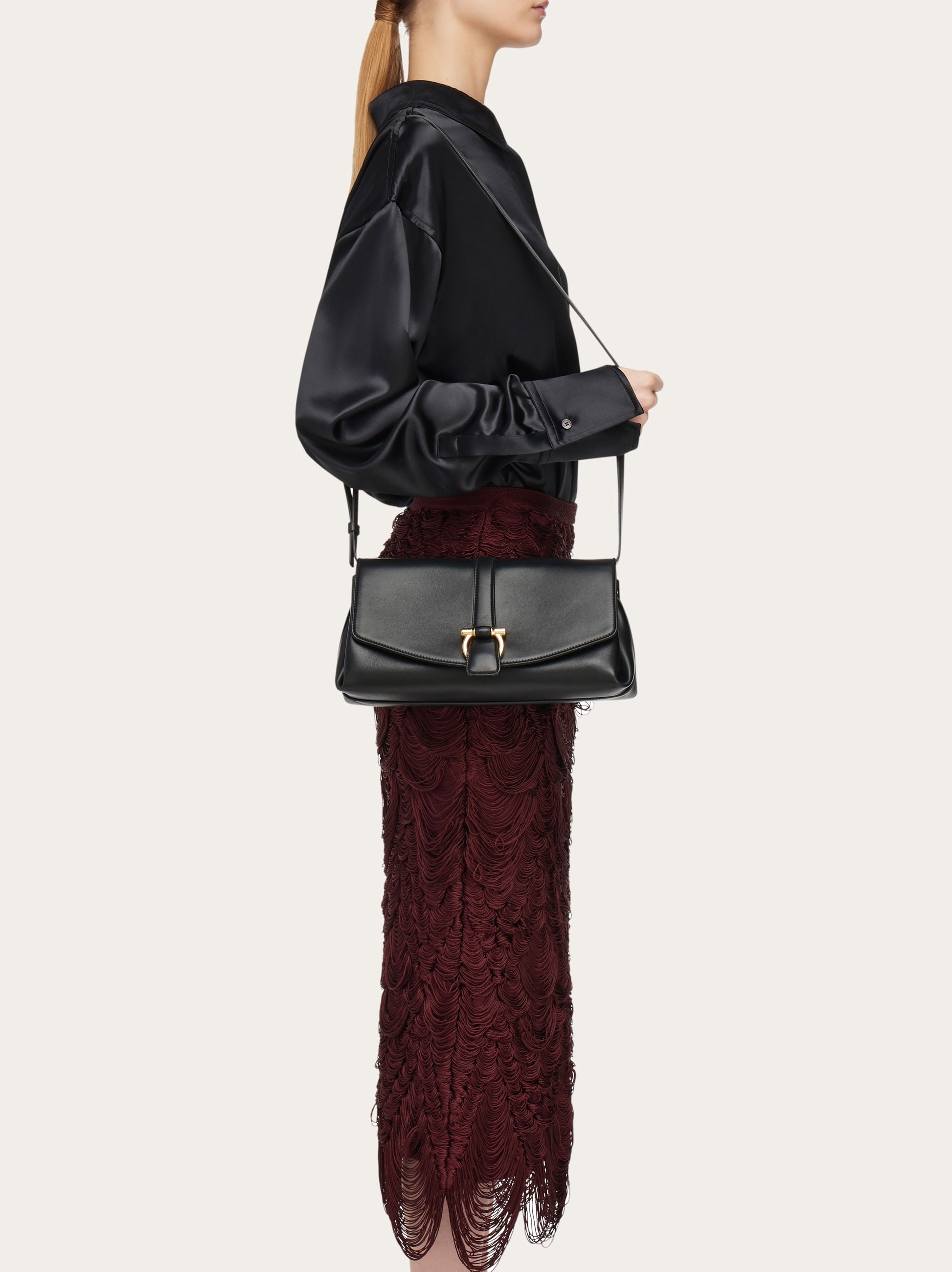 Front flap crossbody bag (M) - 3