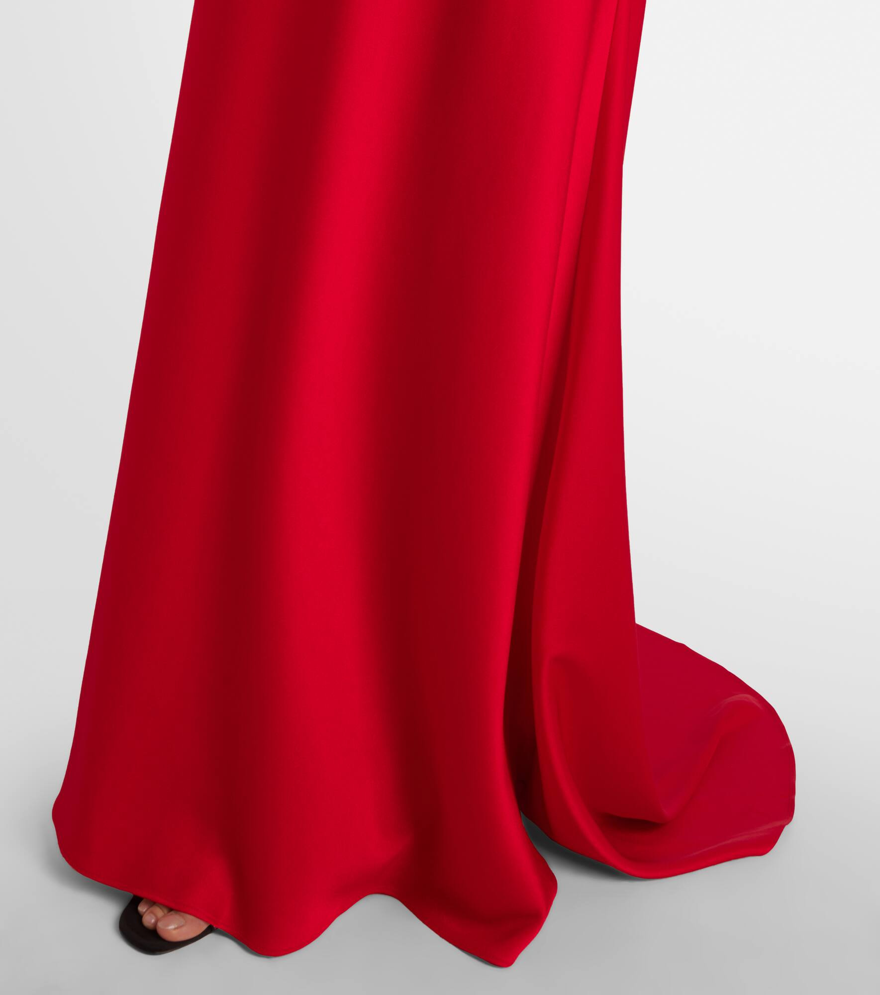 Lace-trimmed crêpe satin gown - 5