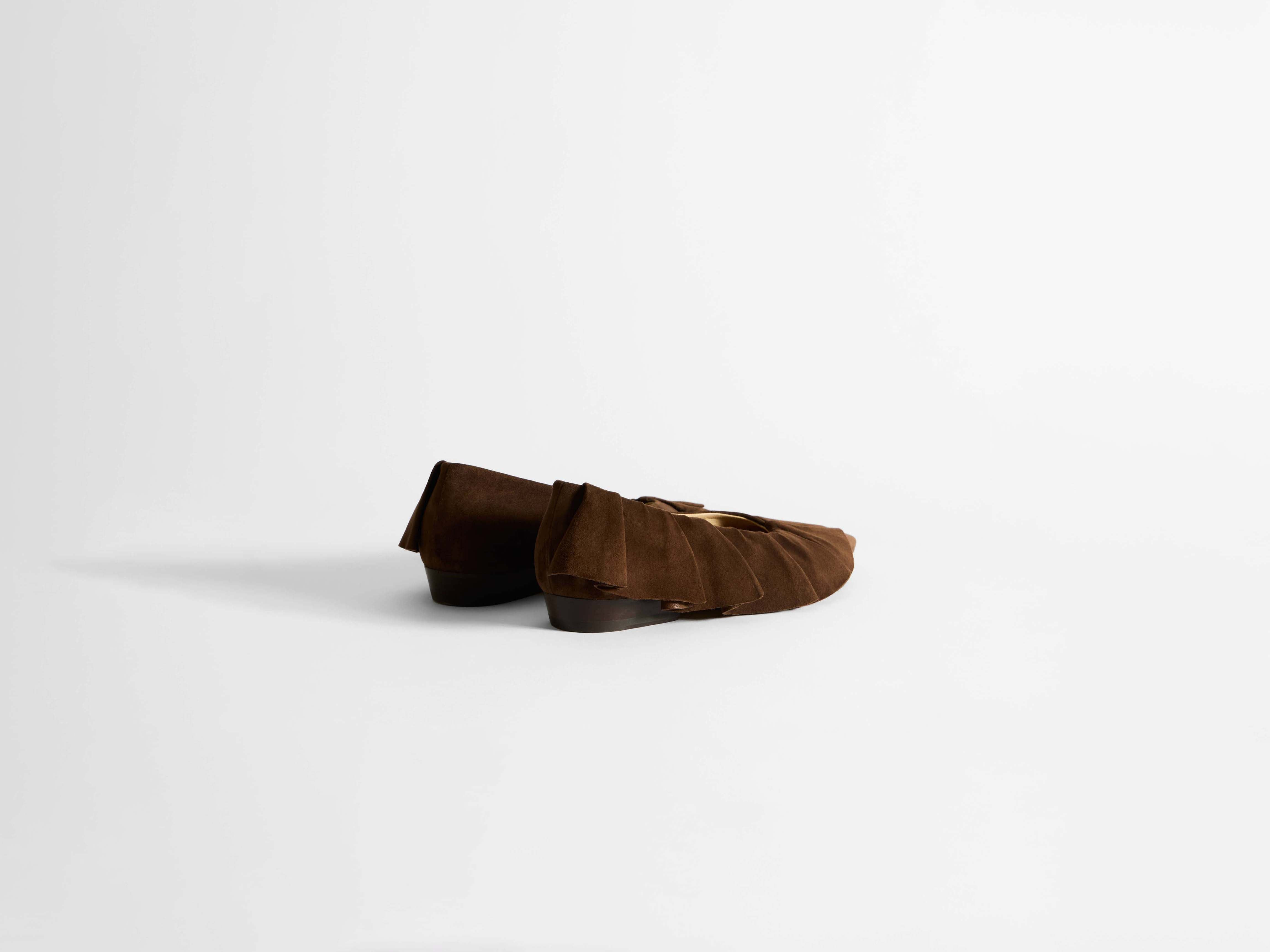 WOMENS RUFFLE BALLERINA FLATS IN BROWN - 7