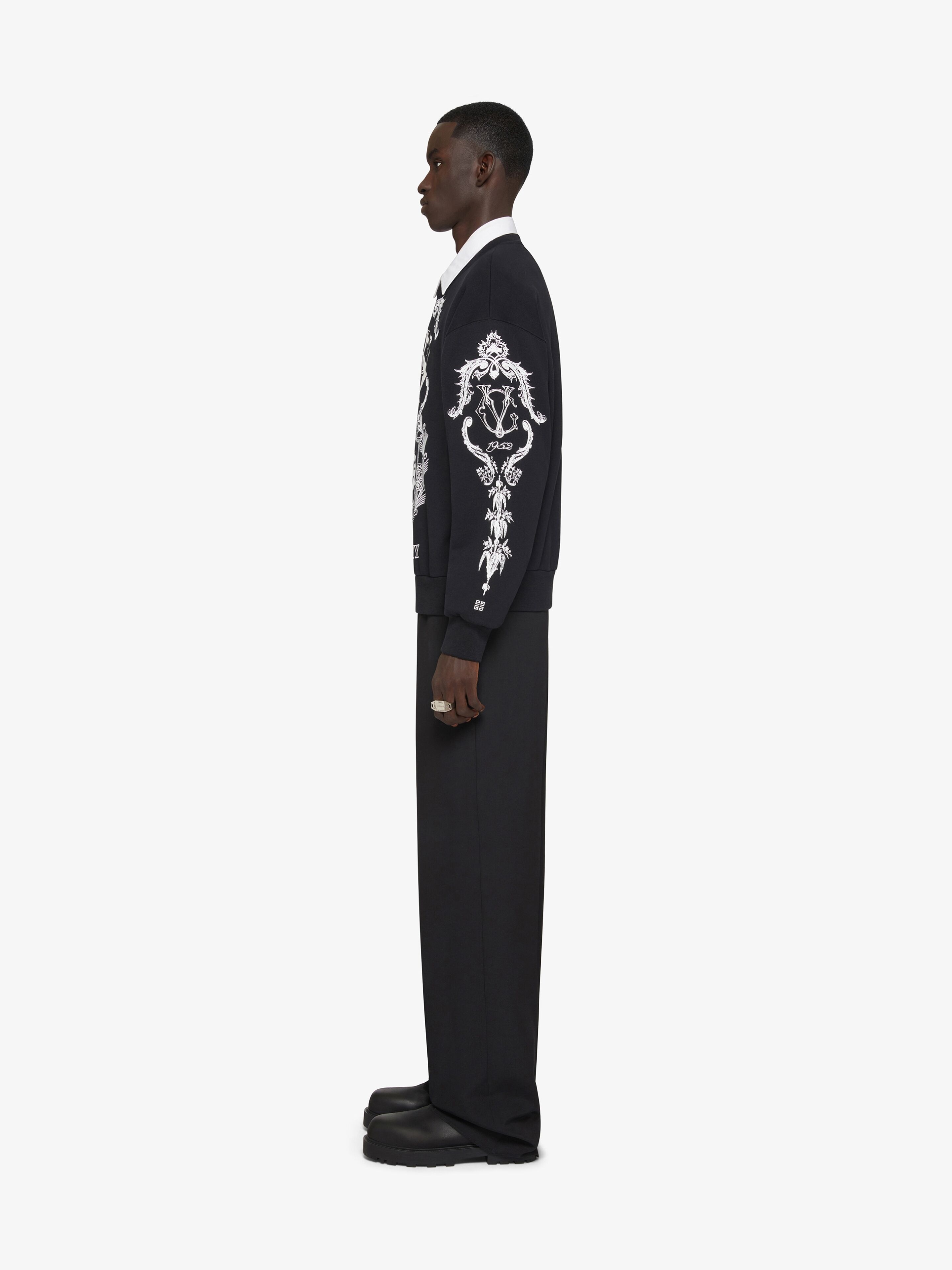 GIVENCHY CREST BOXY FIT SWEATSHIRT IN FLEECE - 3