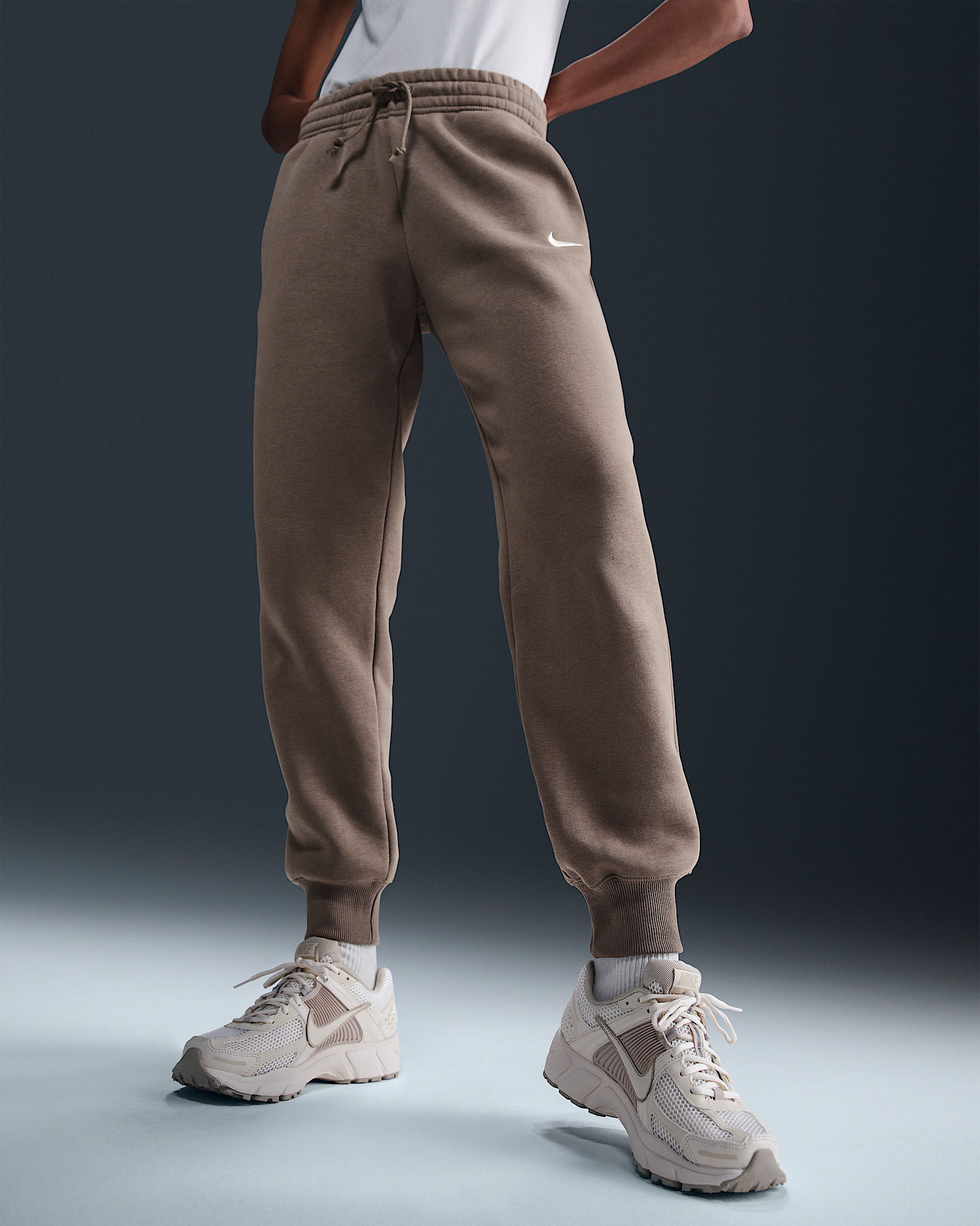 Nike Sportswear Phoenix Fleece Women's Mid-Rise Sweatpants - 2