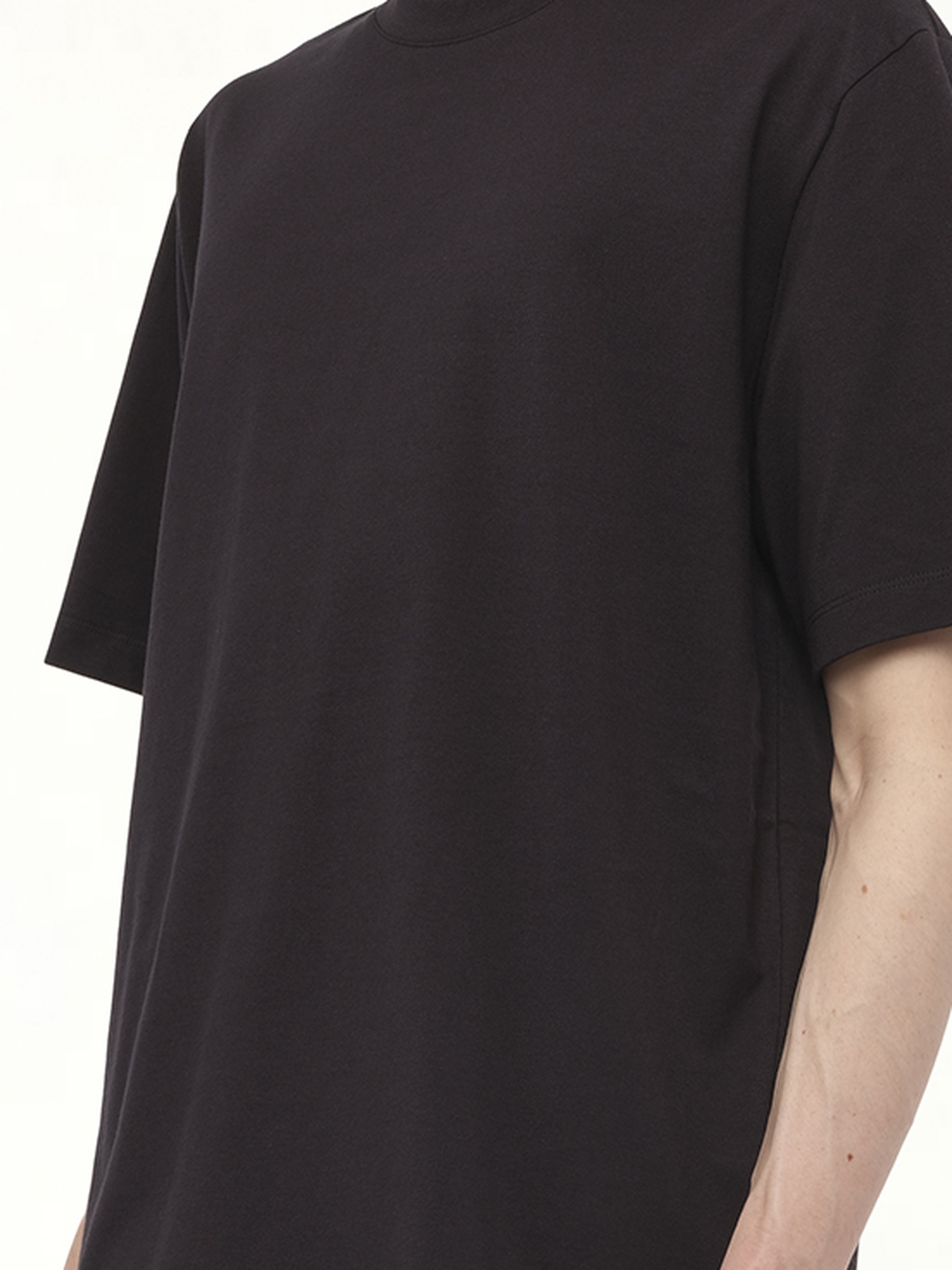 Short Sleeve T-Shirt in Black - 3