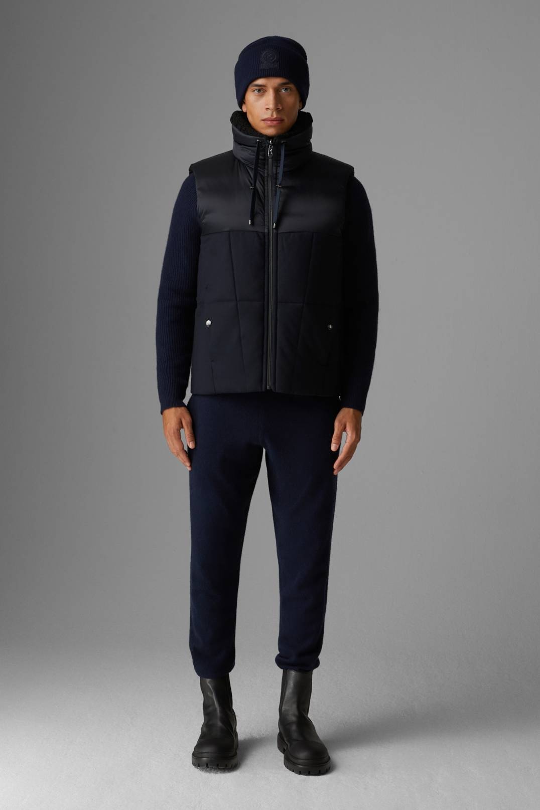 XENO REVERSIBLE DOWN WAISTCOAT IN NAVY BLUE - 4