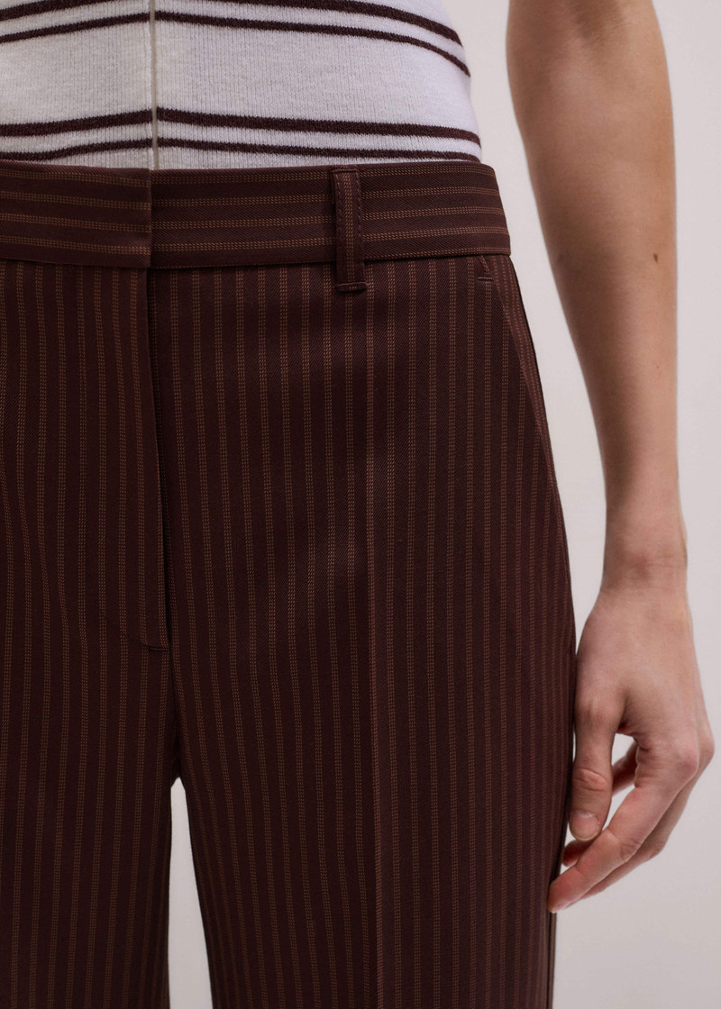 Leg Elongator Pant 5