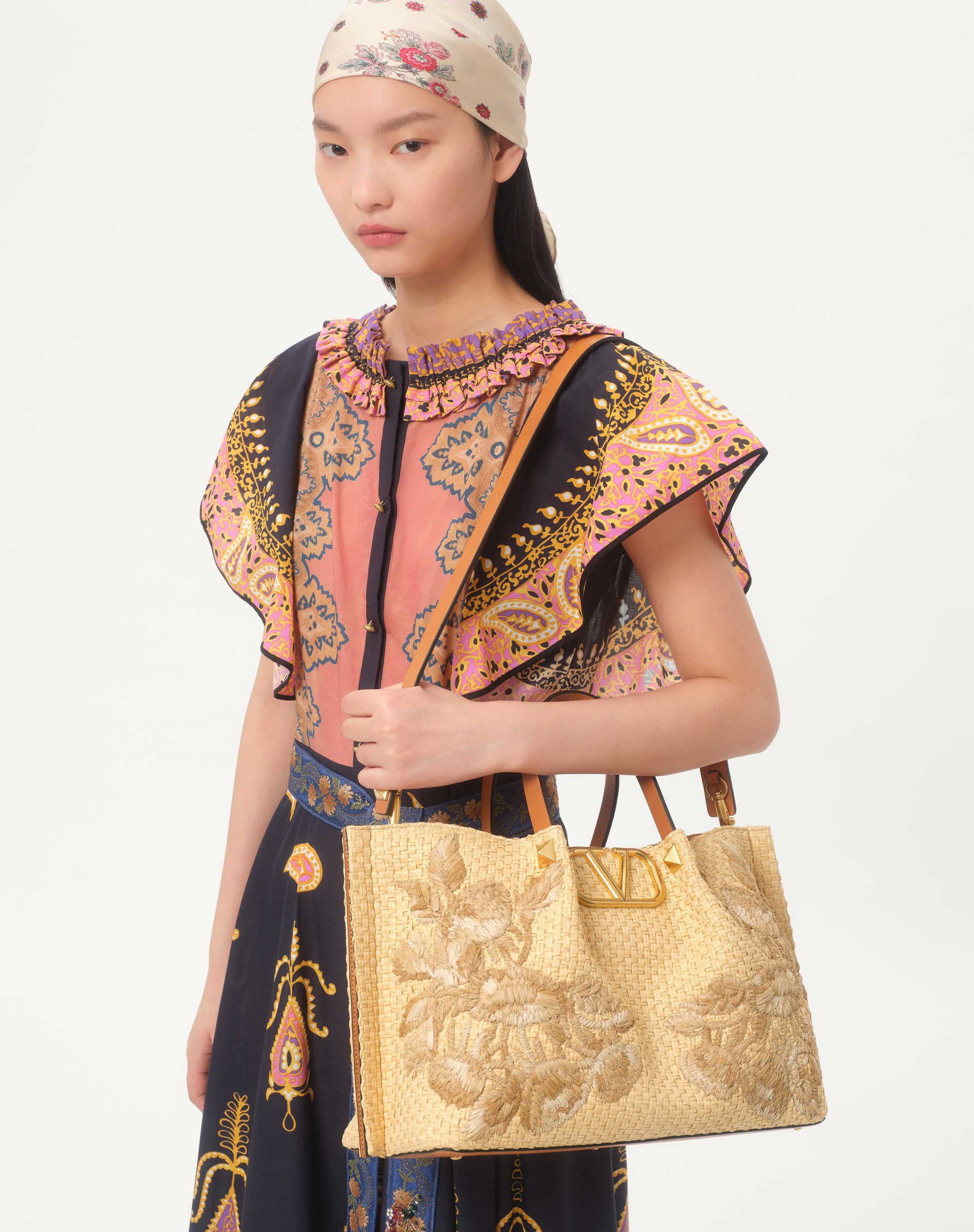 MEDIUM SHOPPING BAG IN SYNTHETIC RAFFIA WITH FLORAL EMBROIDERY - 7