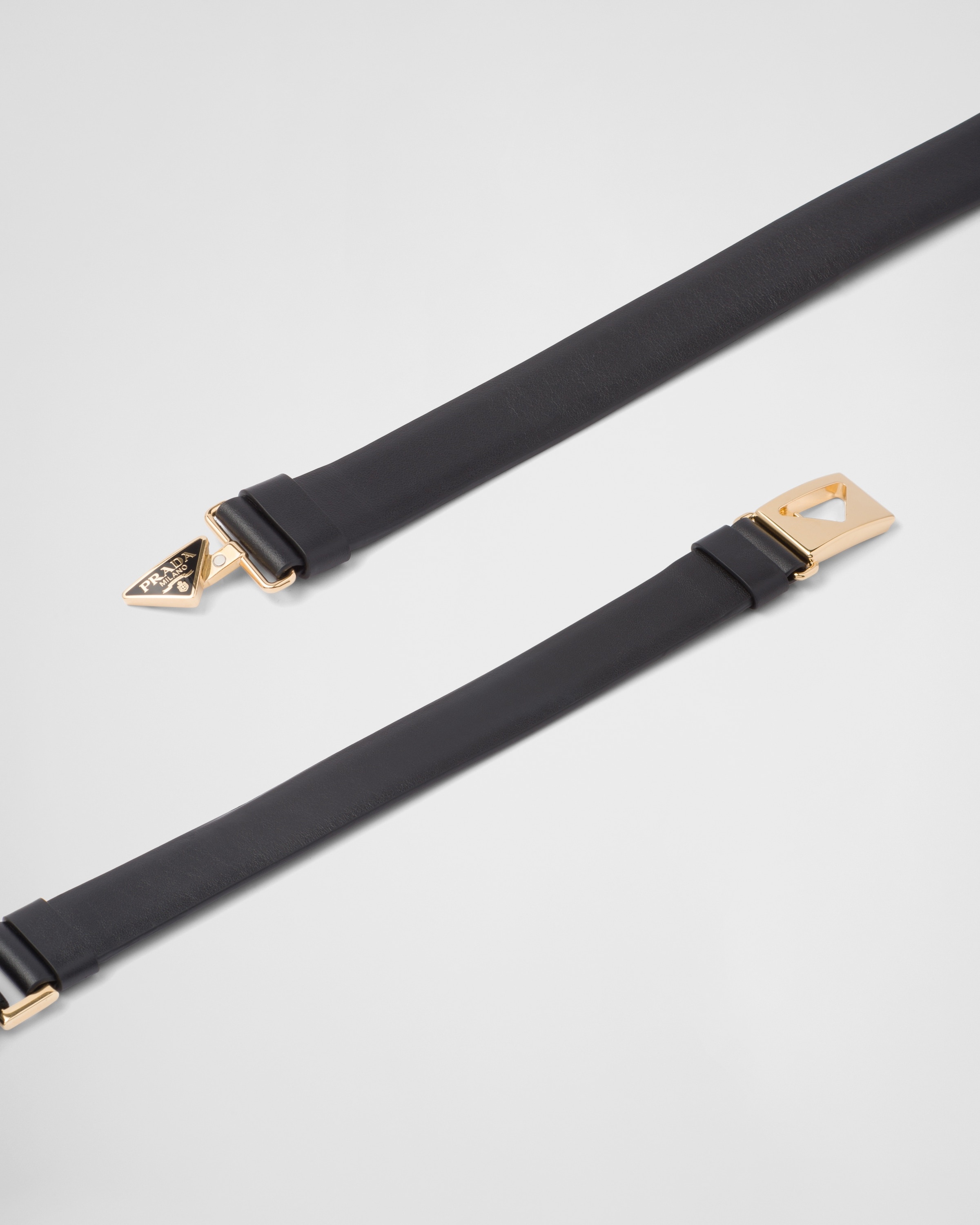 【PRADA】ロゴレザーベルト付き ペンシルミディスカート Prada/プラダ｜ブレンド ロンゲット ウィズ レザー ベルト