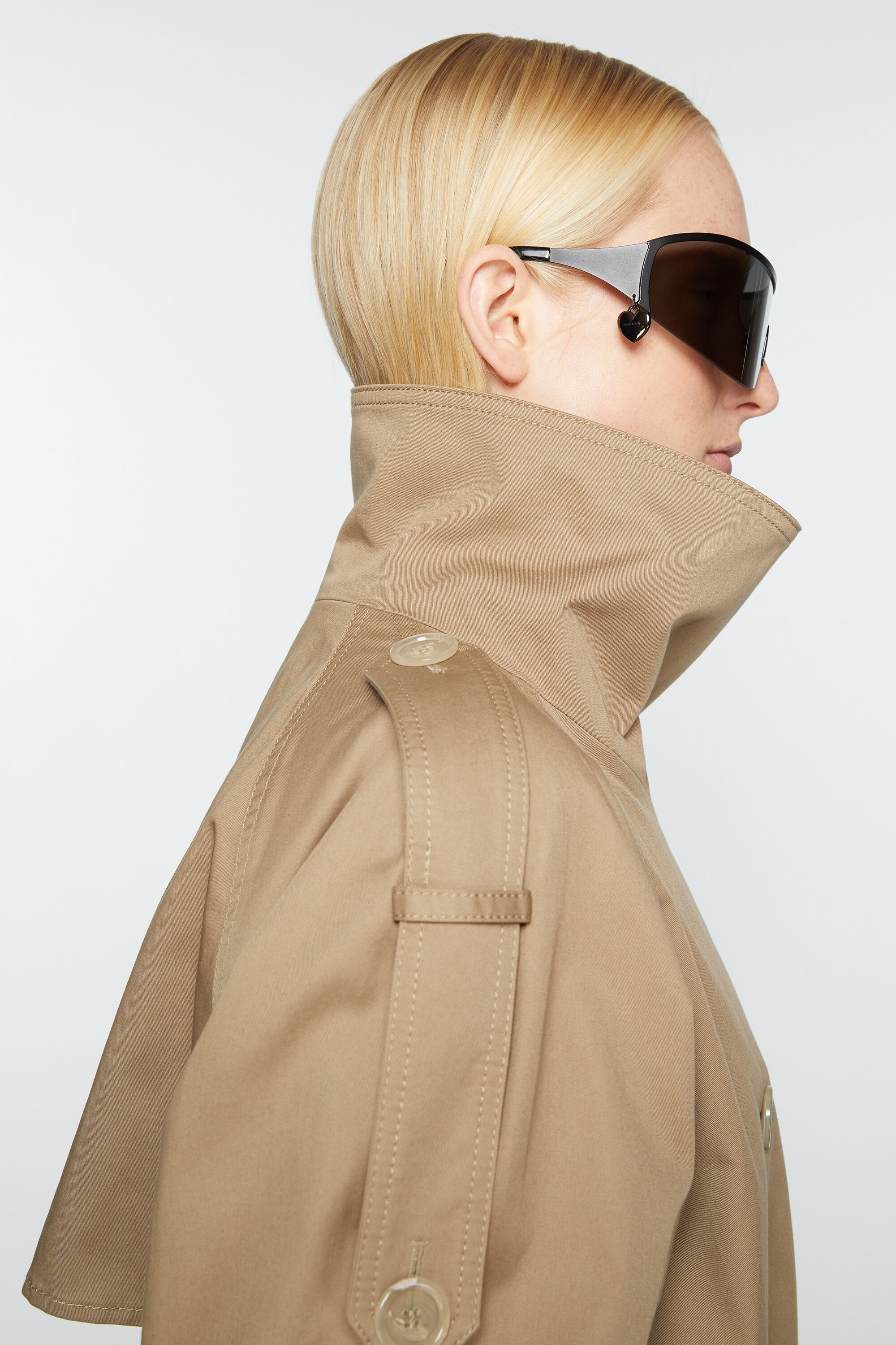 Double-breasted trench jacket - Cold beige - 5