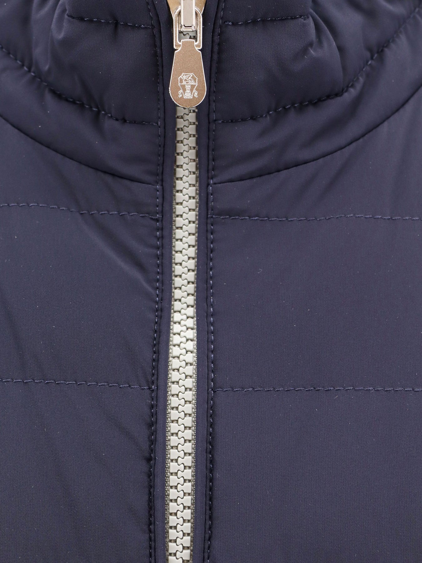 Padded and quilted sleeveless nylon jacket - 3