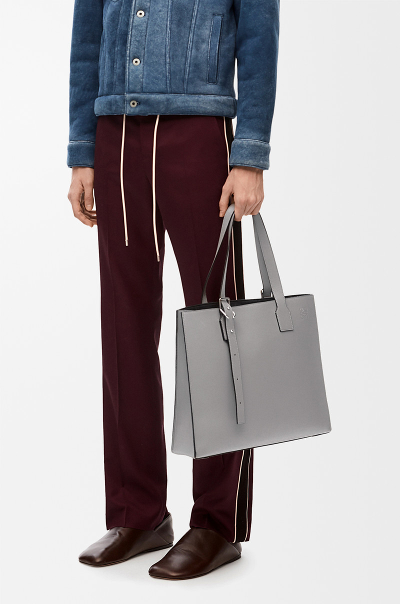 Buckle Horizontal Tote in classic calfskin 2