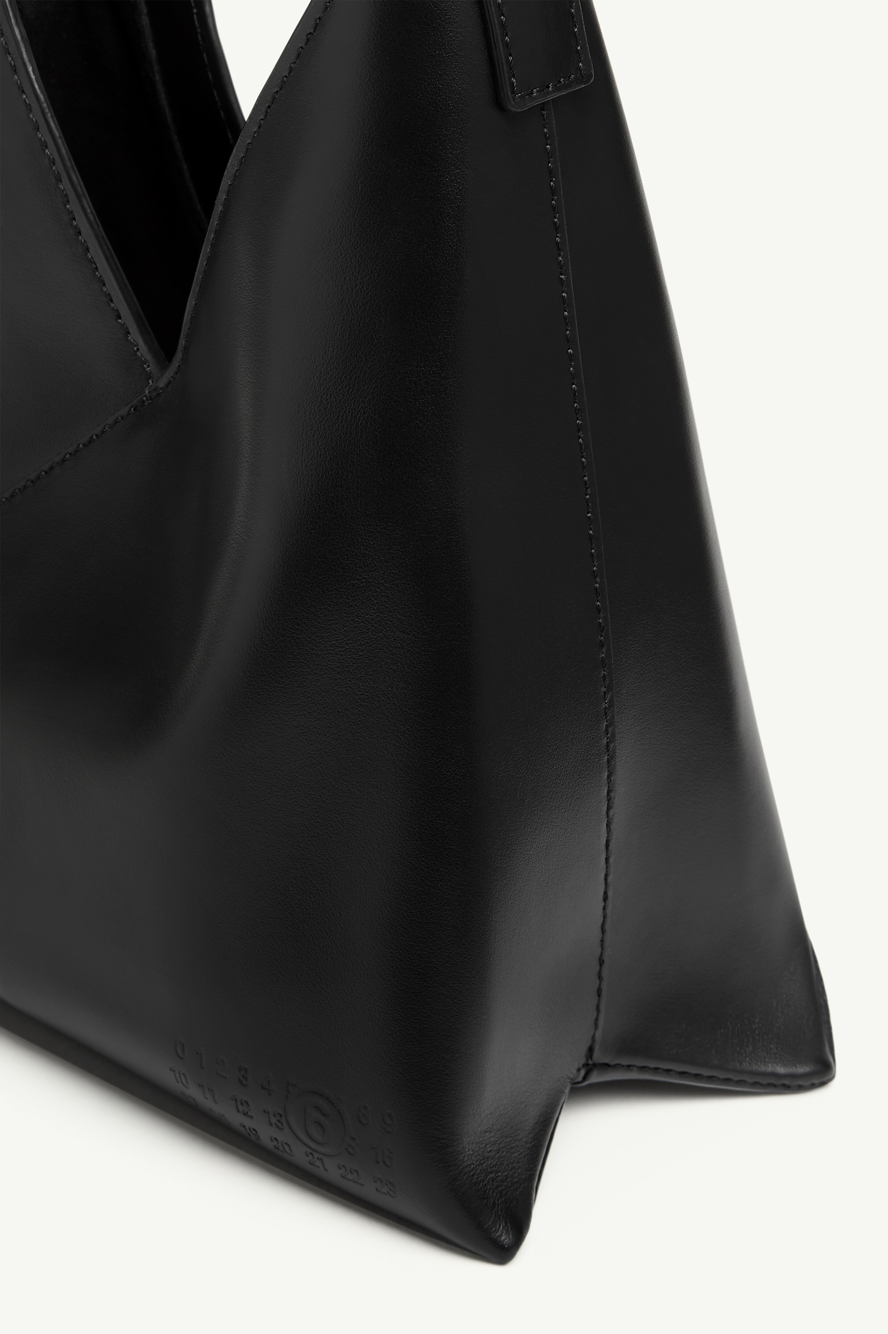 MM6 Japanese 6 バッグ MM6 Maison Margiela Japanese 6 Shoulder Bag Small | REVERSIBLE